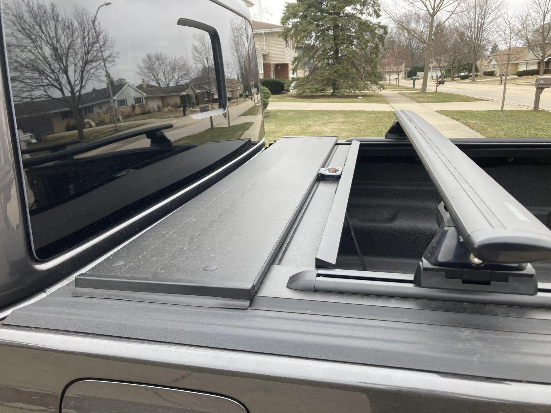 Jeep Gladiator Retractable tonneau and tracks for rack system 291AFD44-36ED-4640-A619-5334ED2ED07D