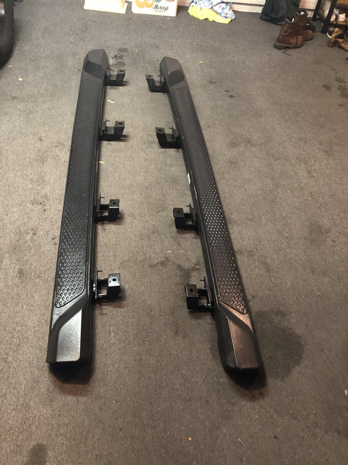 Jeep Gladiator Factory Running Boards 0FEE08CF-84AF-491A-B761-3144E5E8803B