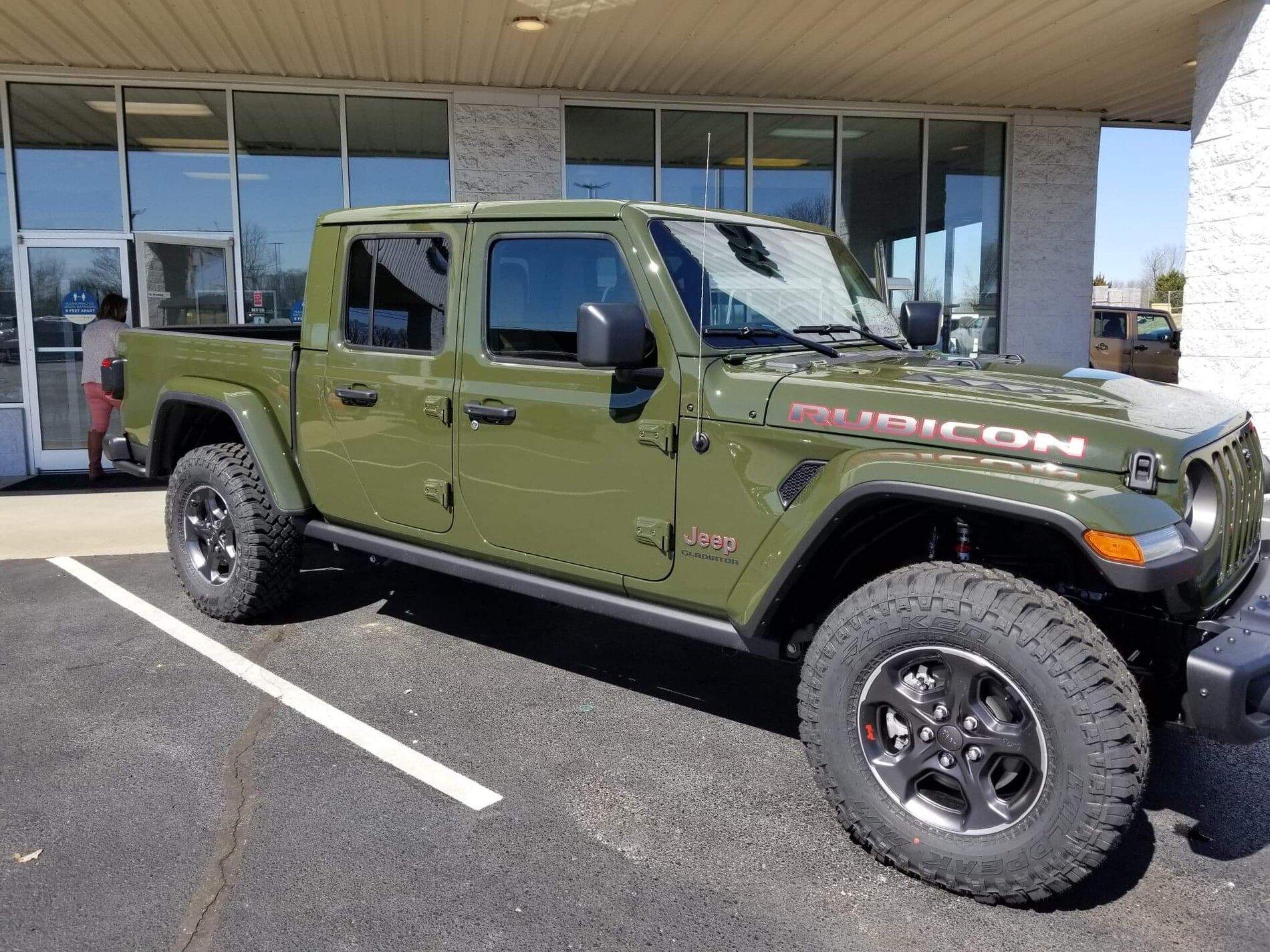 Jeep Gladiator SARGE GREEN Gladiator club received_249995819940941
