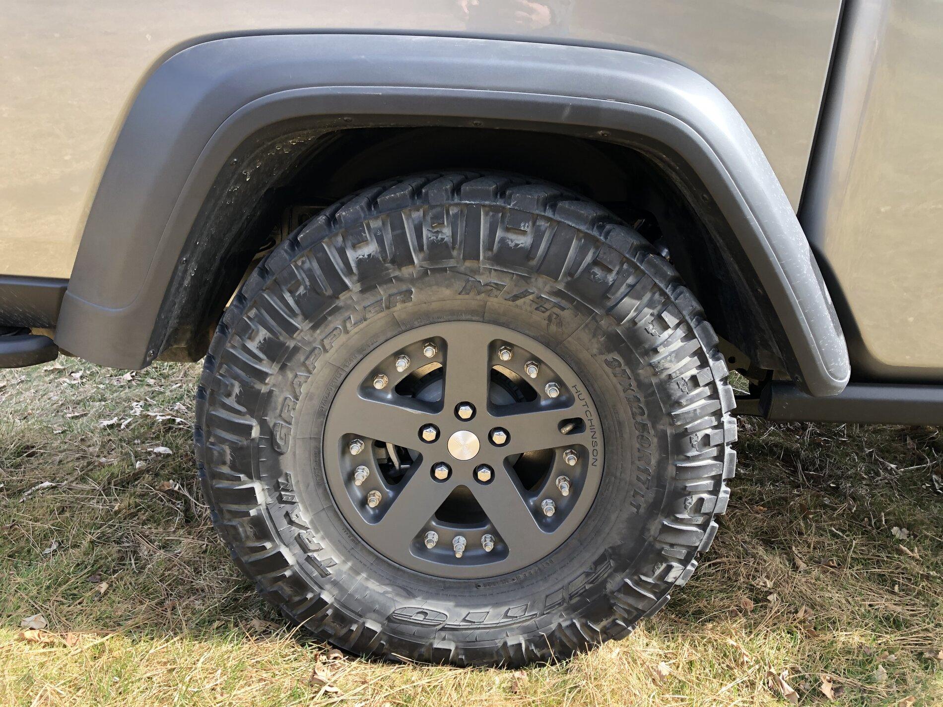 Jeep Gladiator Gladiators on Mopar 2" Lift Kit 5852AC57-0C85-4C5A-8399-857E21400C21