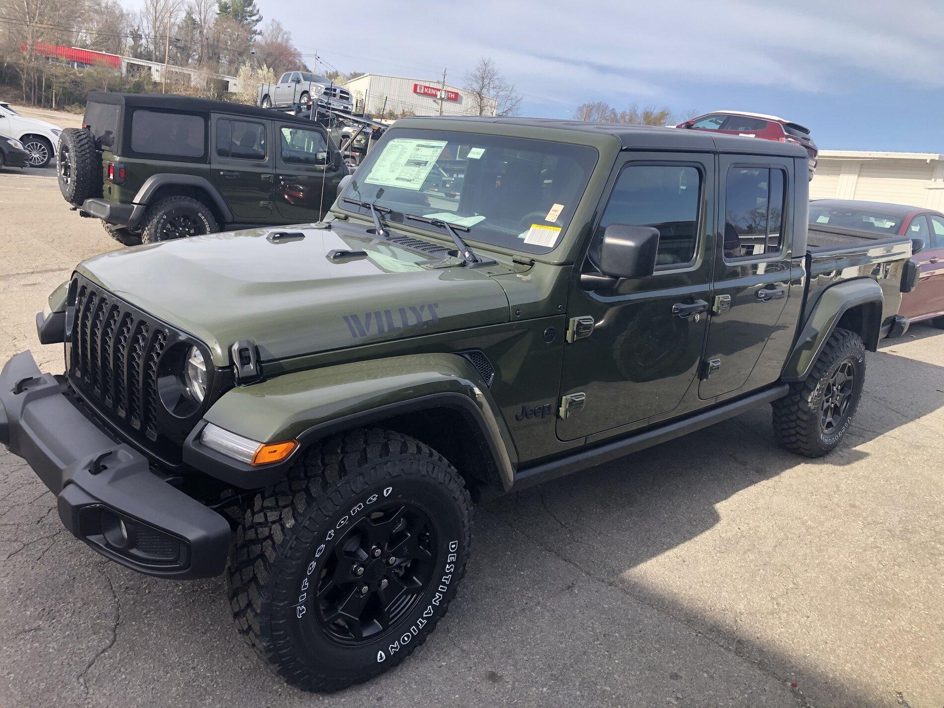 Jeep Gladiator SARGE GREEN Gladiator club 3EAA0D6C-CCE3-4C4A-B32C-0E8FA94E55AB