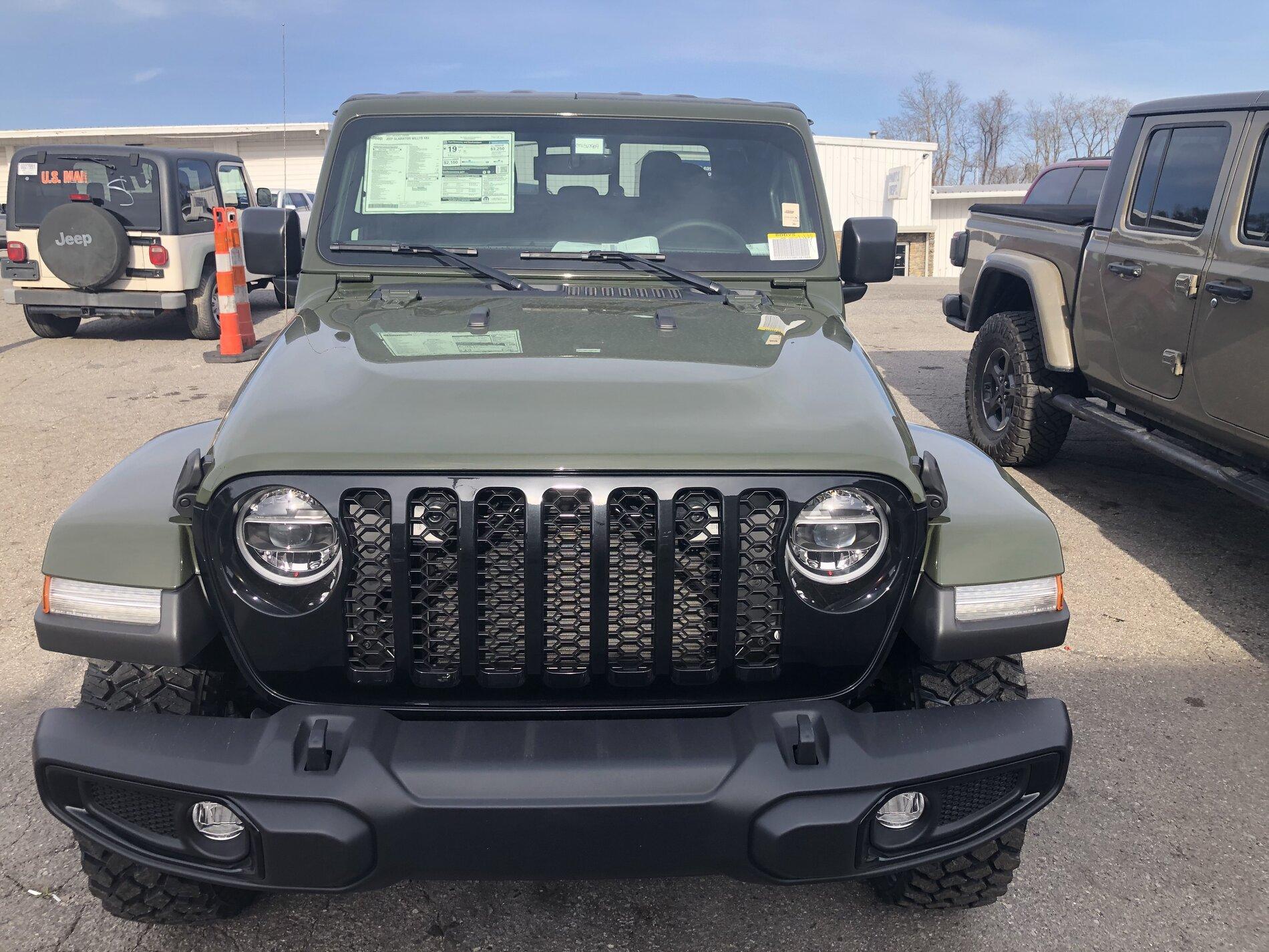 Jeep Gladiator SARGE GREEN Gladiator club 97853FAC-263C-4910-90AF-42FBC88ABBDC