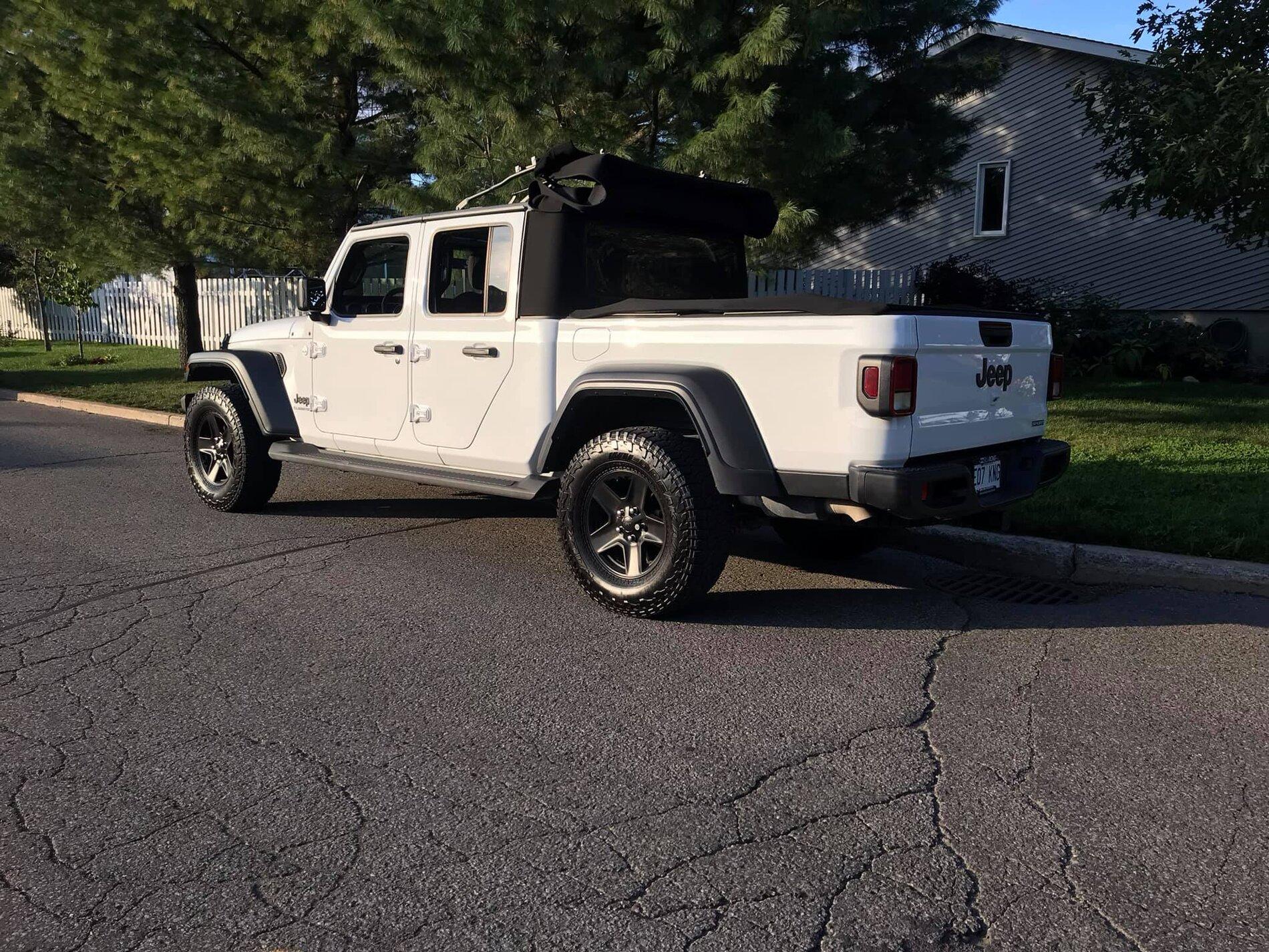 Jeep Gladiator Anyone paint or coat their stock silver sport wheels? 120282145_10163835091110212_3391900407183712237_o