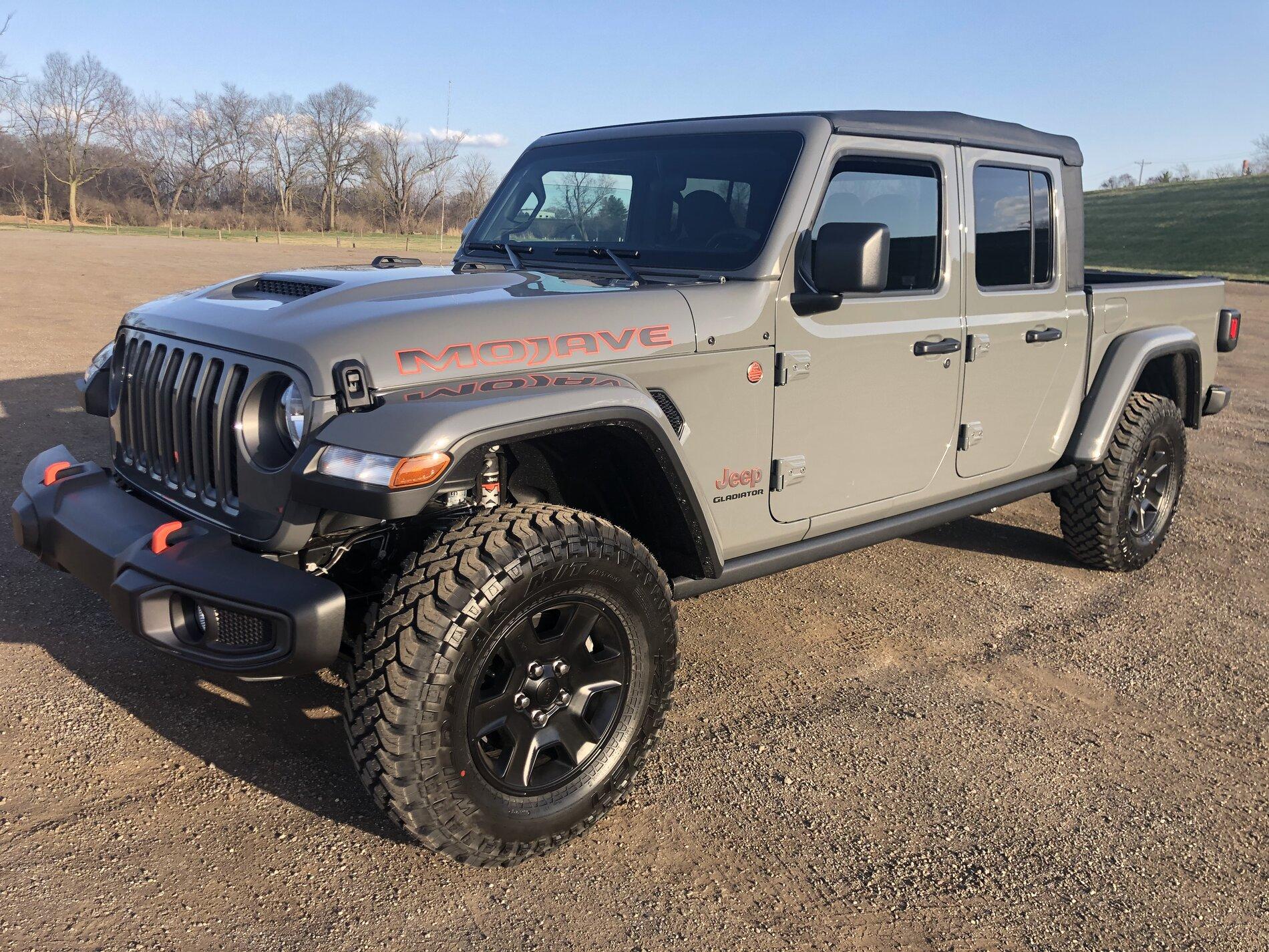 Jeep Gladiator New Mojave 5E9DE9B4-7206-4892-A29D-FEC181B456EF