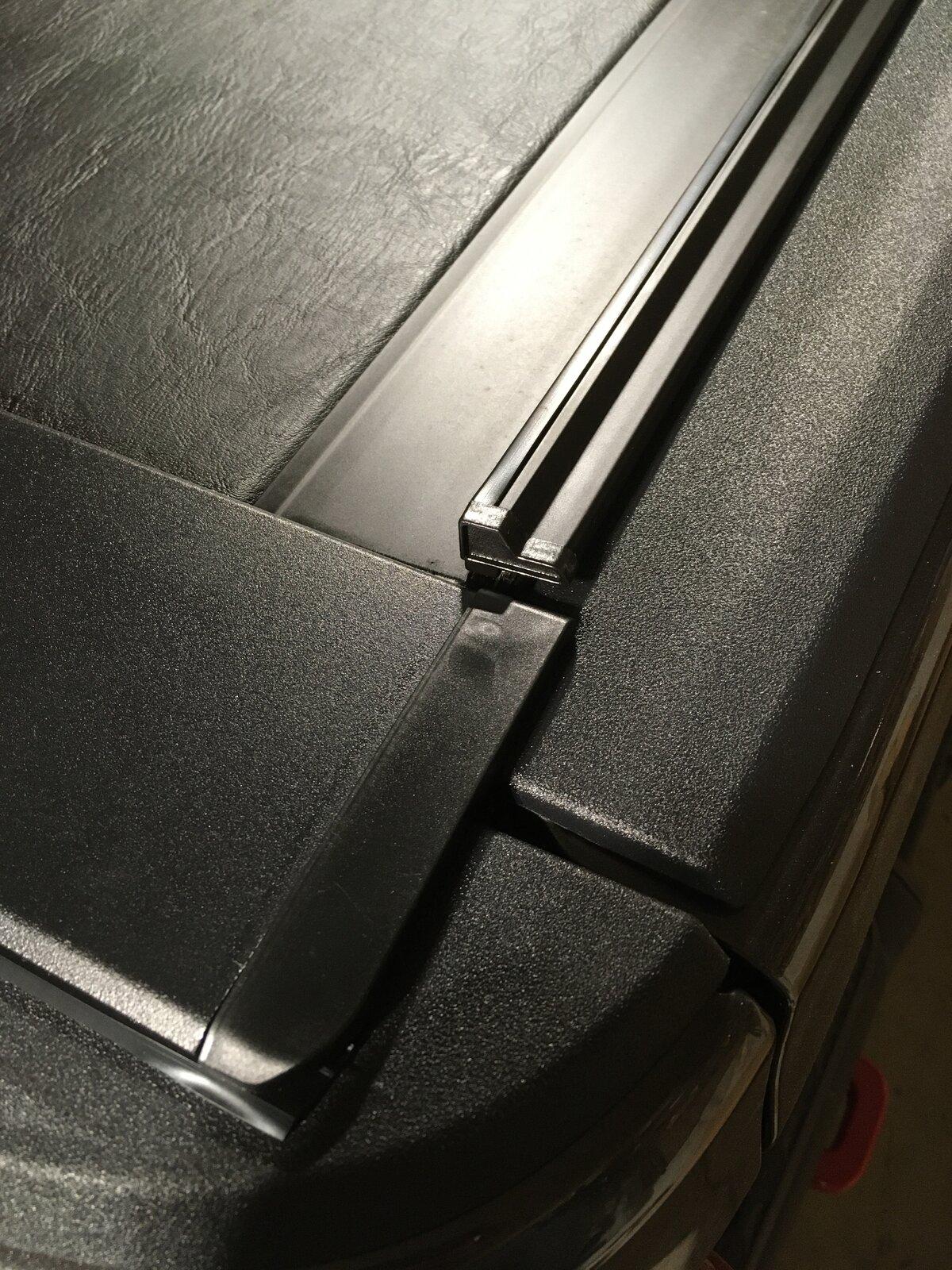 Jeep Gladiator Does a rolling hard tonneau cover exist? CA374D7D-1481-49F7-9A8E-65E31171828A