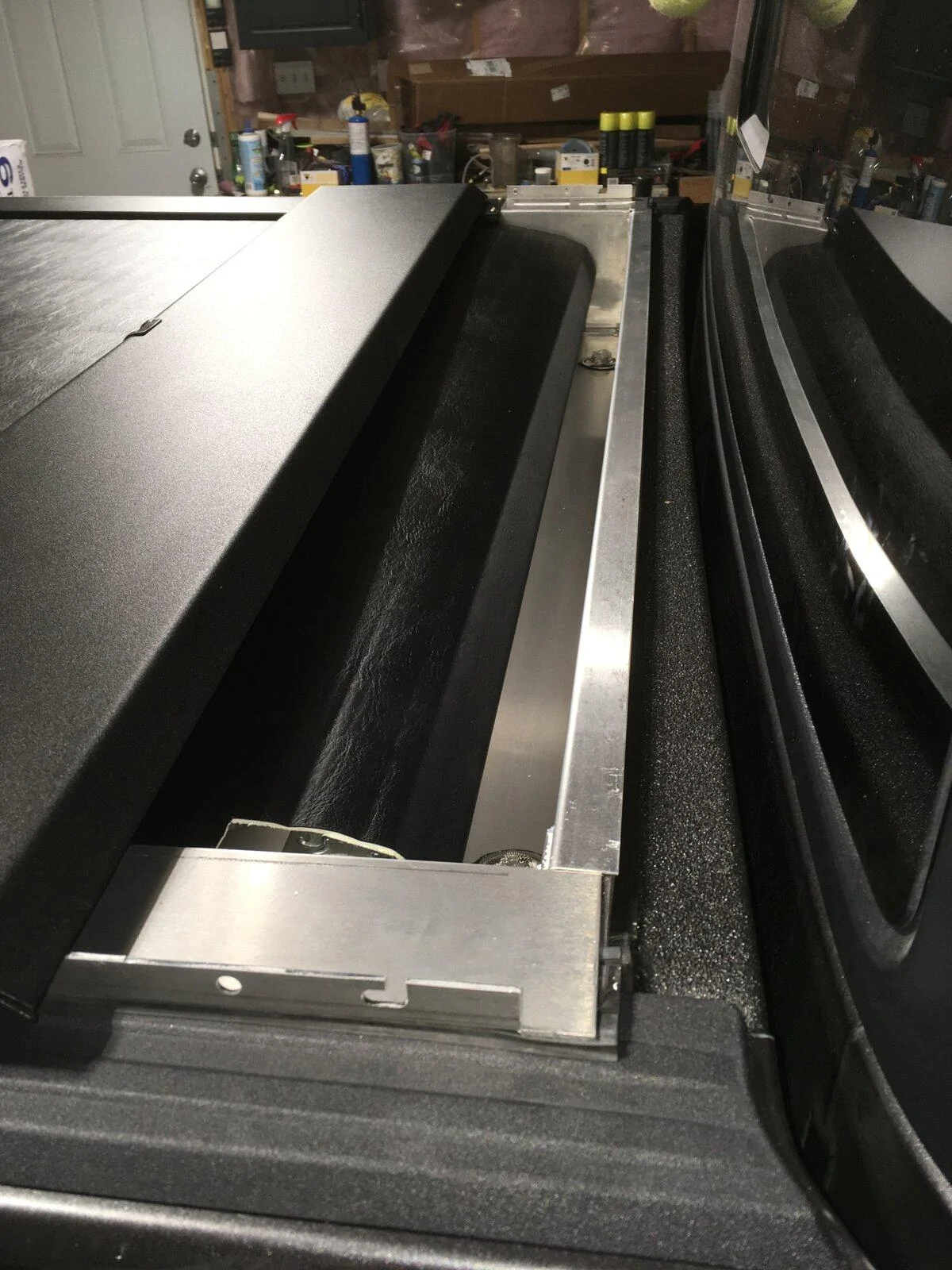 Jeep Gladiator Does a rolling hard tonneau cover exist? B86A135C-F90F-4F45-B128-2FACF64971EA