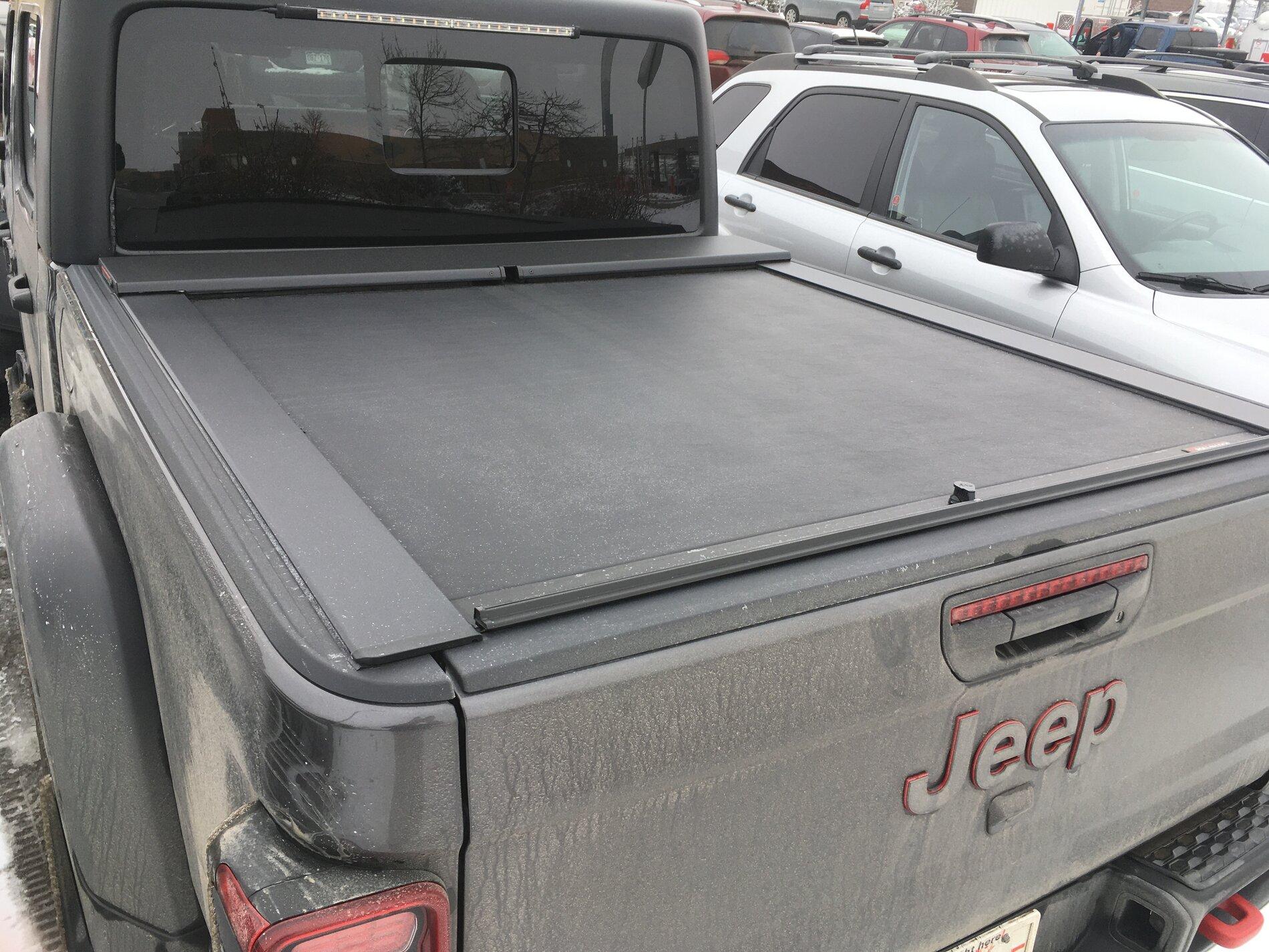 Jeep Gladiator Does a rolling hard tonneau cover exist? 5D179C90-2E2B-4772-A5EB-E79E4931DA36