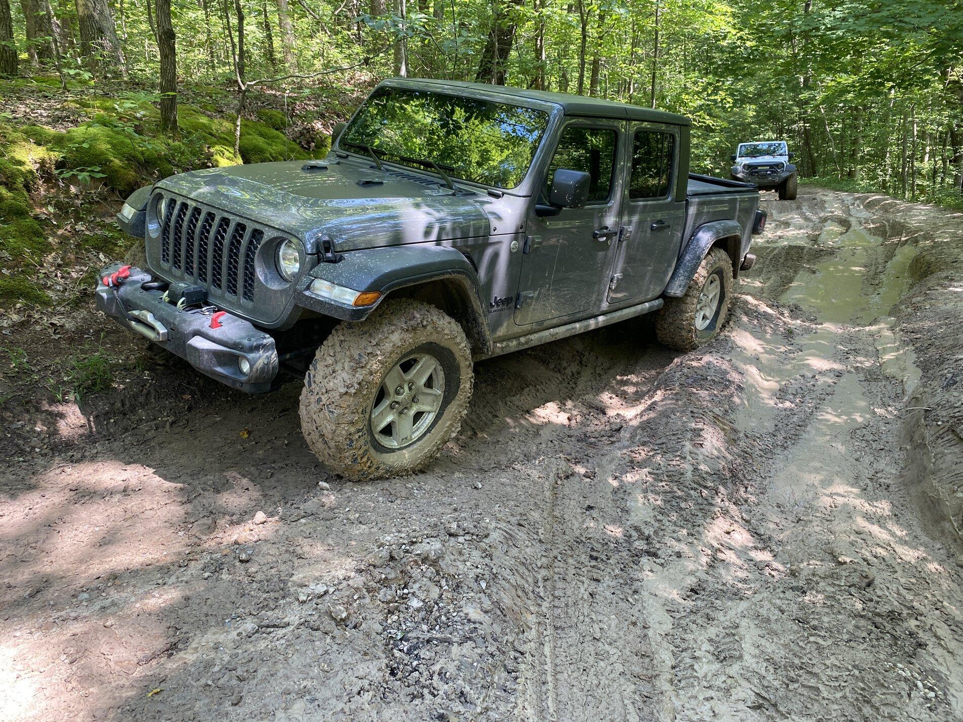 Jeep Gladiator Alloy vs Steel 02267B8B-969A-40AB-868B-E3D916C1F3DC