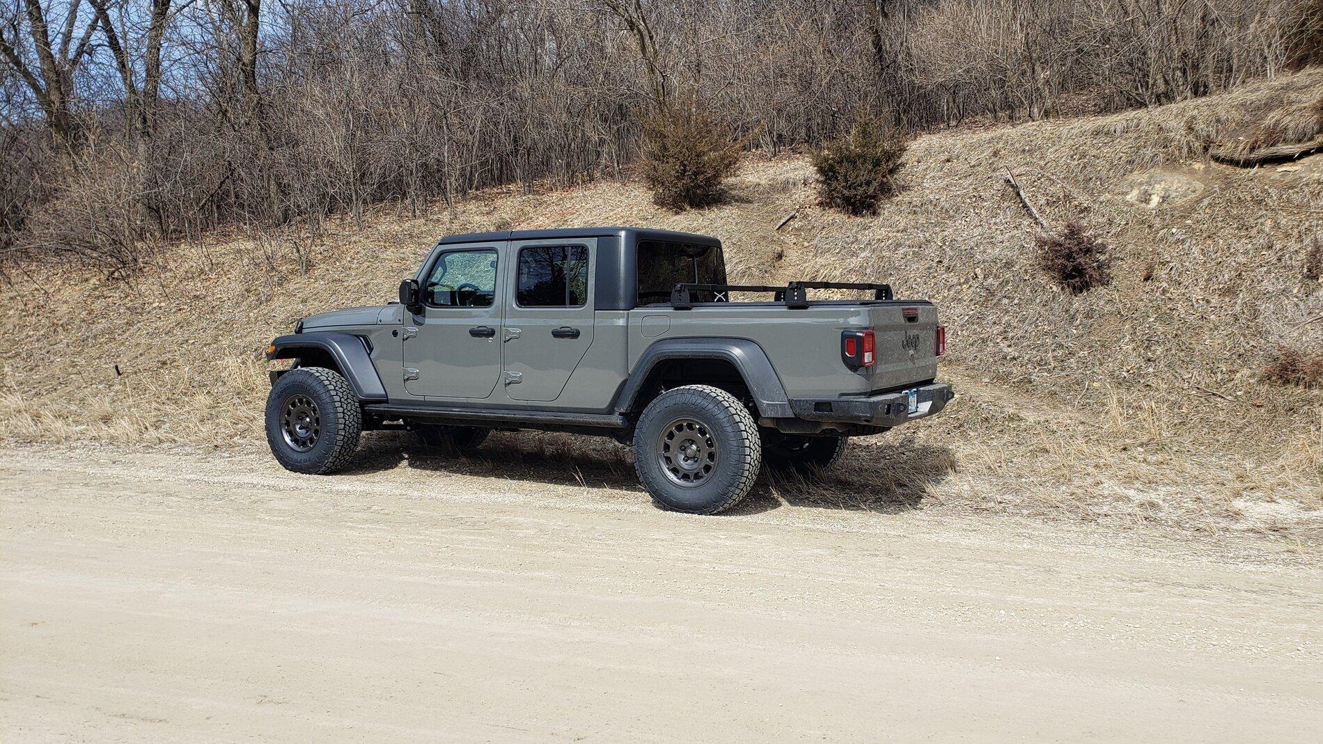 Jeep Gladiator Gladiators on Mopar 2" Lift Kit 20210325_182929