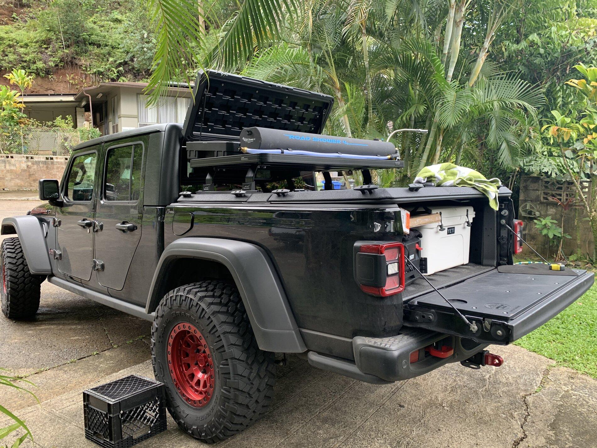 Jeep Gladiator Diamond back with a half front runner rack 57EC2A95-58FE-4643-9121-BC8385EDC4CA