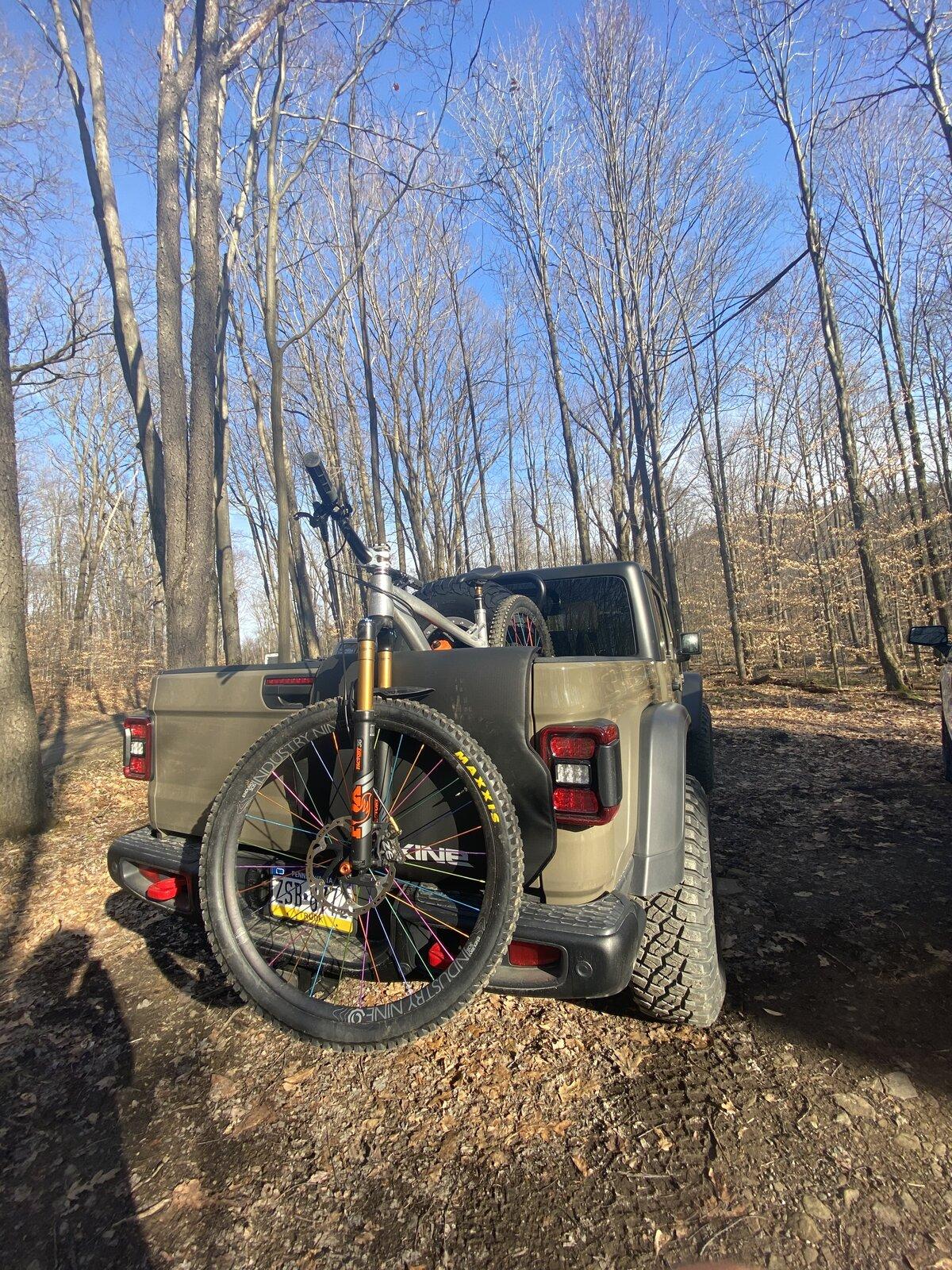 Jeep Gladiator tailgate pads for bikes? F8F209D1-ACEF-4EE5-AB23-F0EC49DEF94D