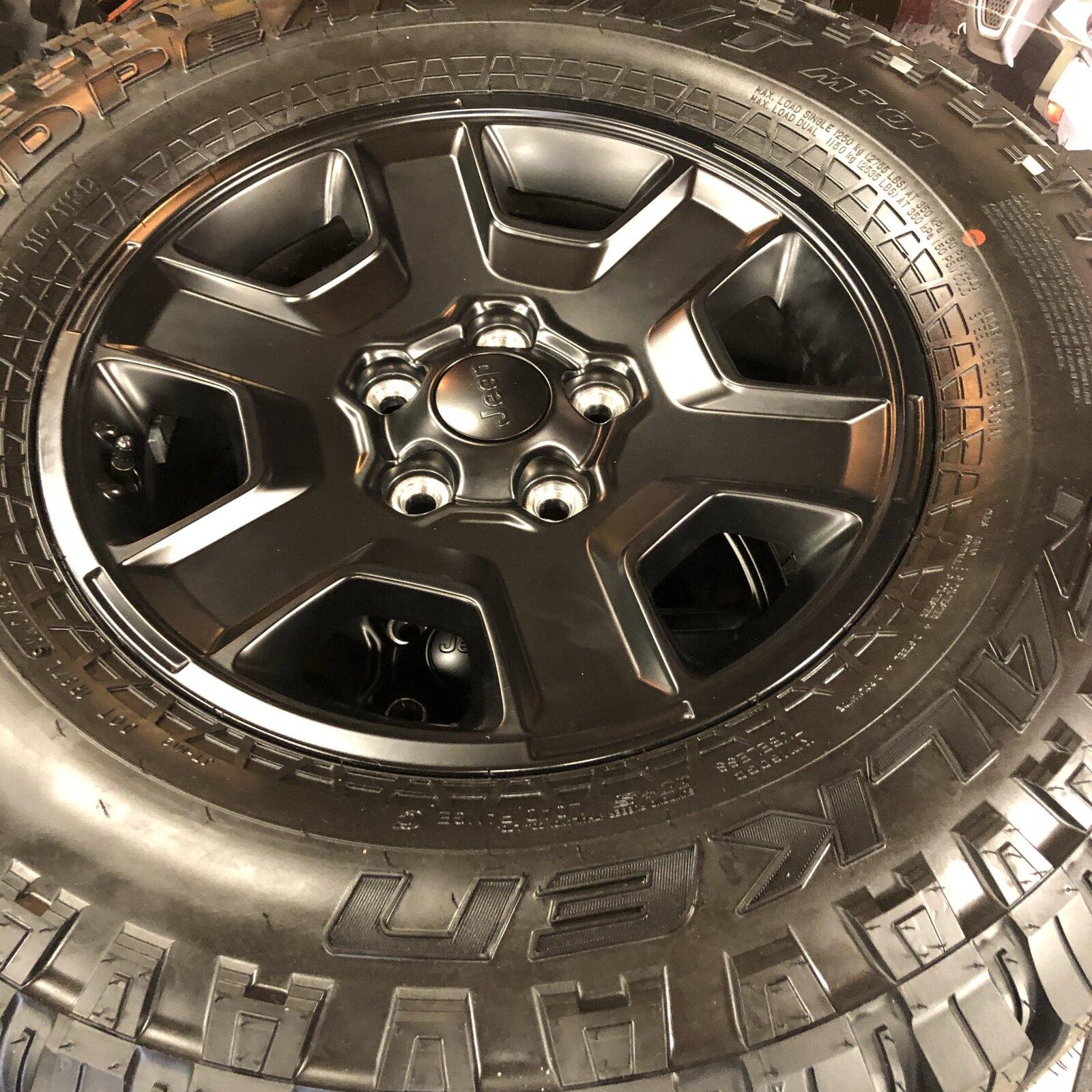 Jeep Gladiator Mojave wheels and tires MT EF148187-44B5-4F68-9265-2099B93F9C82
