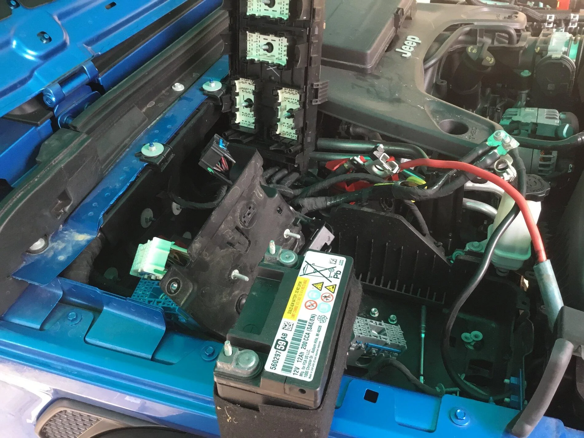 Jeep Gladiator Secondary battery removal connections question BEB0F6D4-A014-4DFA-9408-1783648DBFEC
