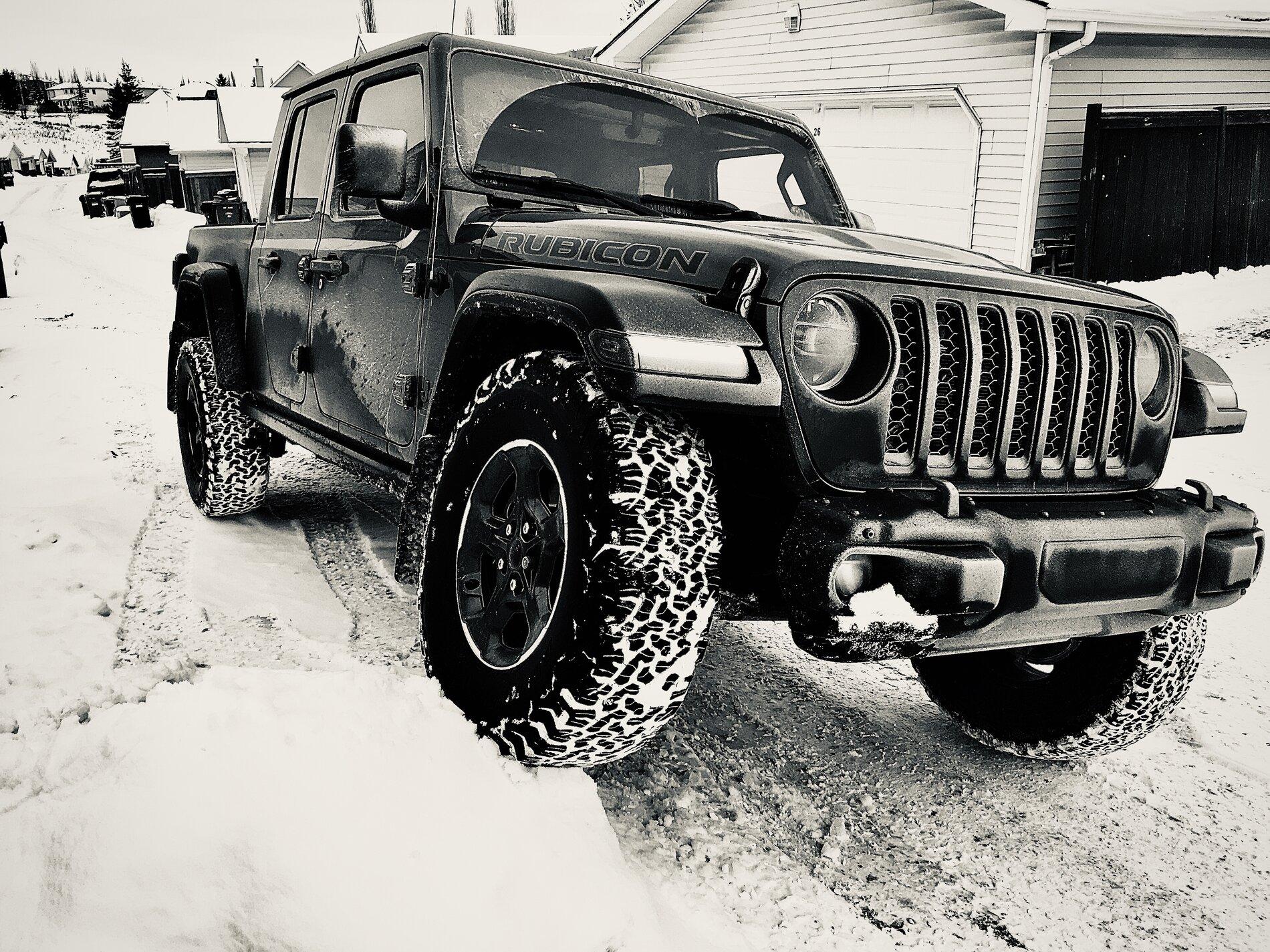Jeep Gladiator Gladiator Glamour Shots BB8C5DBE-5D1D-43E9-8BC2-4CAB8348ADDD