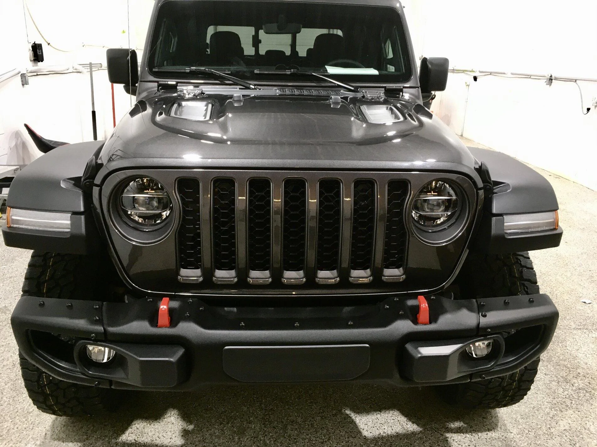 Jeep Gladiator Gladiator Glamour Shots 71A84DE6-C4FA-409F-AD81-8A6AEC2FDCAC