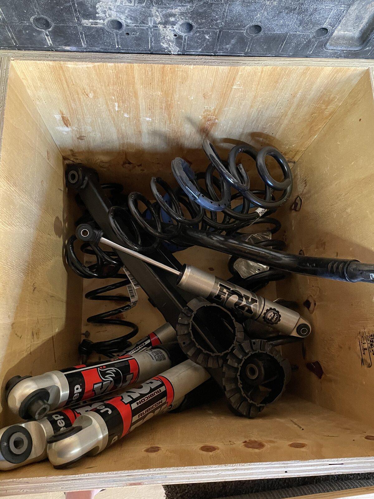 Jeep Gladiator Rubicon take offs w/ Fox steering stabilizer F8603053-DA09-4633-9B68-C66AF651CC67