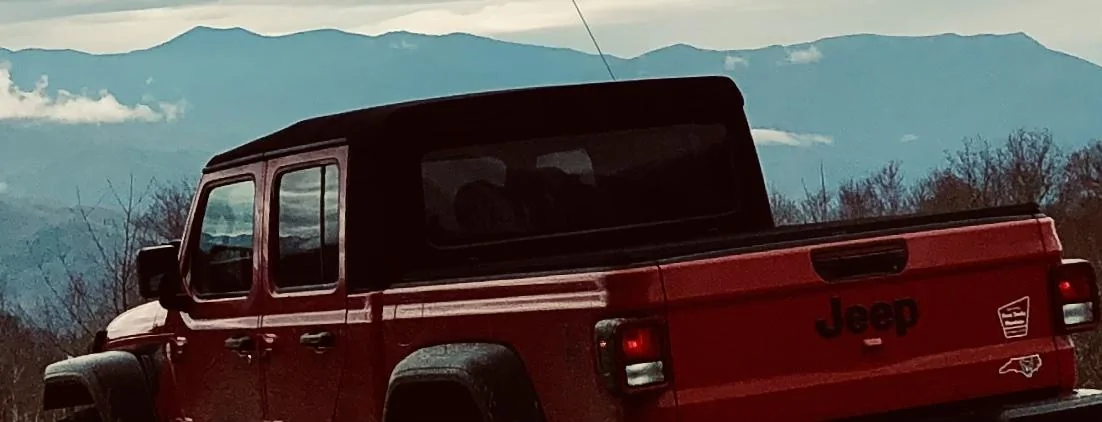 Jeep Gladiator FIRECRACKER RED Gladiator JT Club A94A598C-796F-4EB0-BE6A-F9BE0666389E