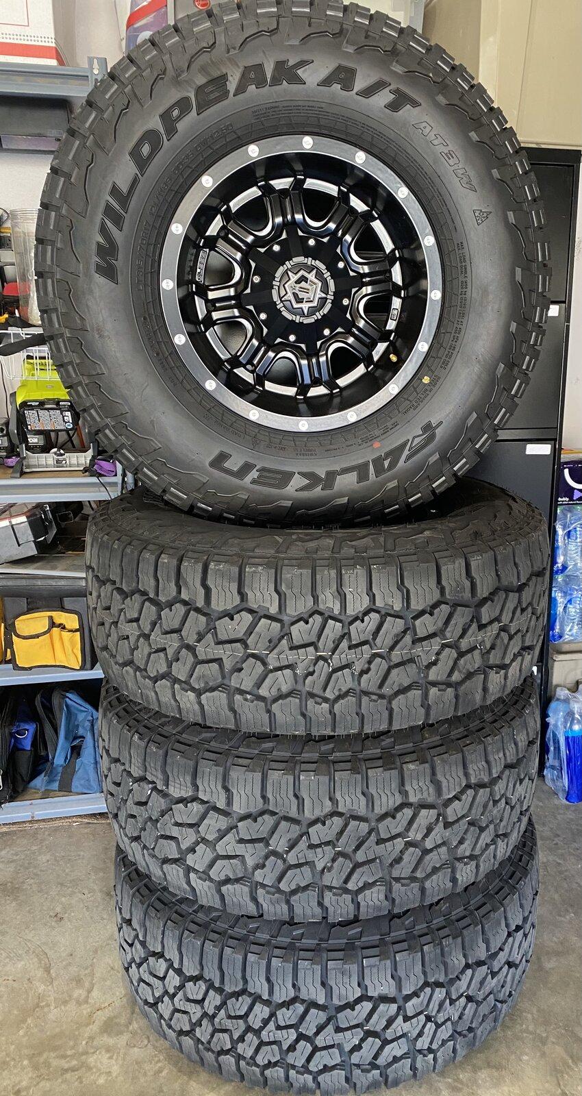 Jeep Gladiator New 315/70 R17 Wild Peak AT’s and TIS Wheels CD14A294-4347-4546-9780-BA11152296BE