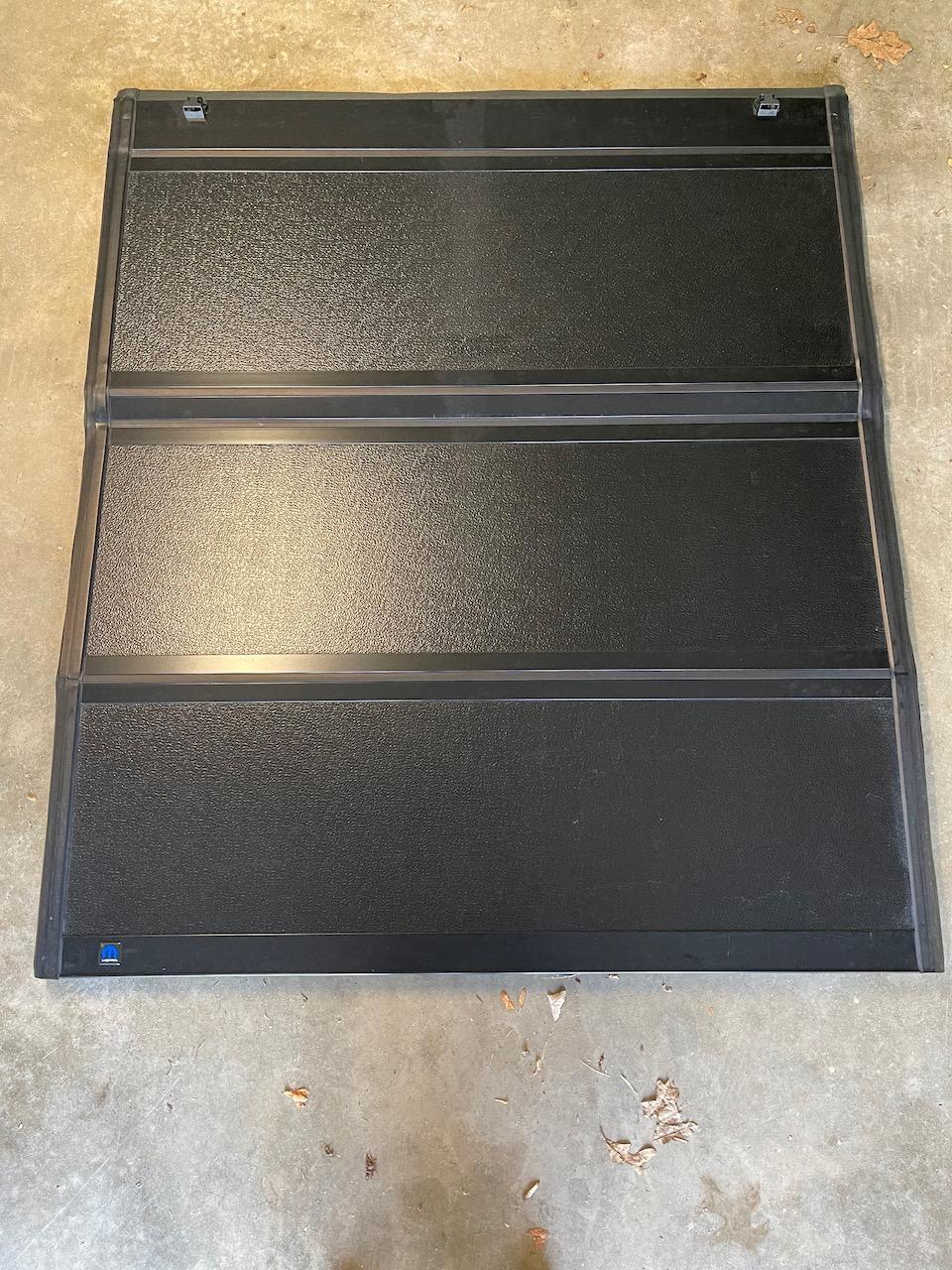 Jeep Gladiator Mopar Hard Tri-Fold Tonneau Cover IMG_0252