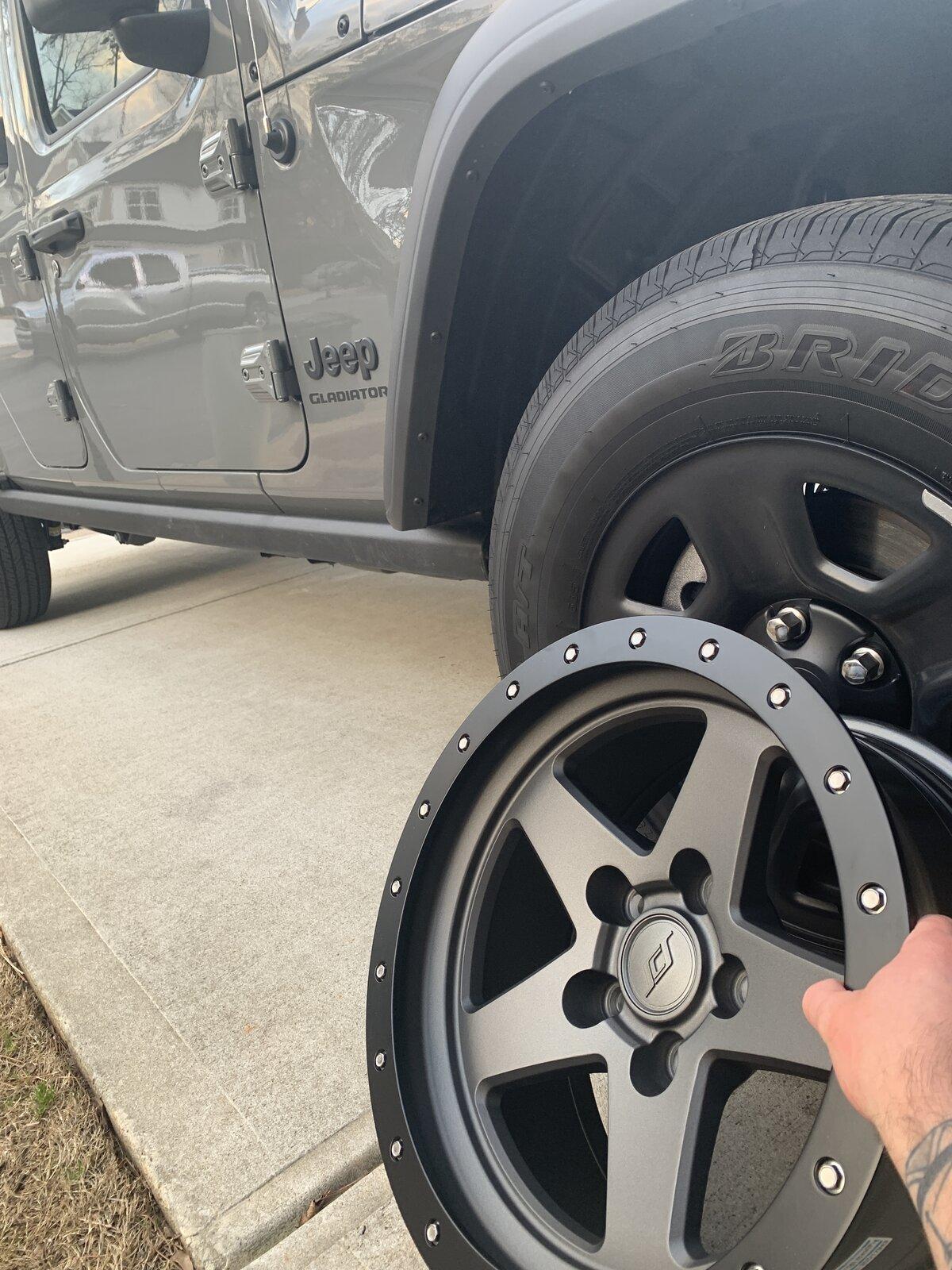 Jeep Gladiator Brand new SCS K5 17x8.5 wheels FCE2B4CB-A1FA-4570-9397-2B6F50AF677C