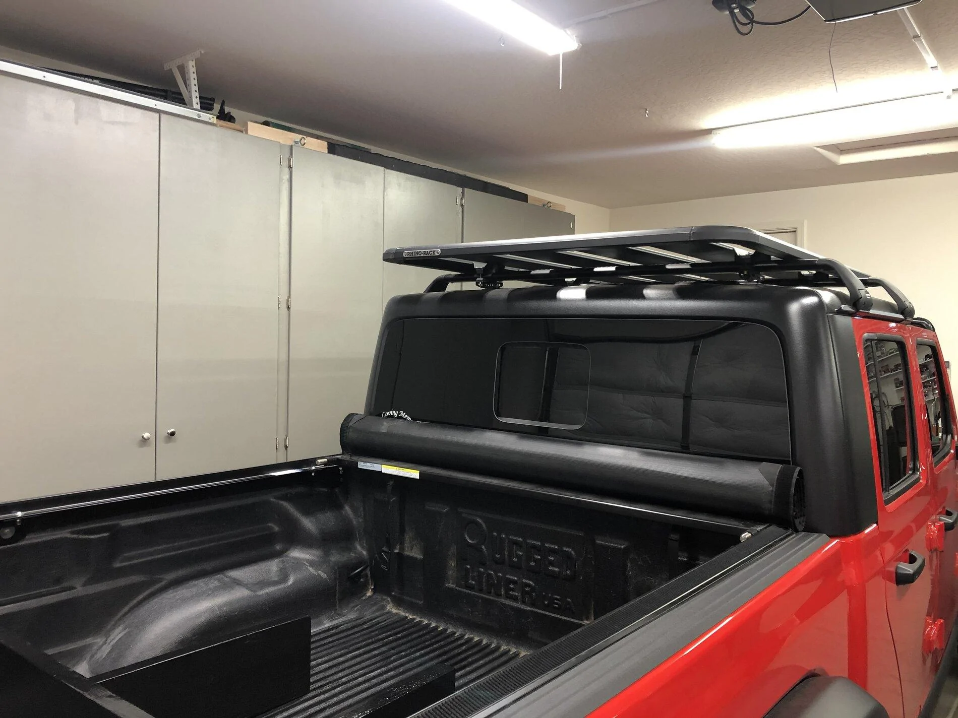 Jeep Gladiator Rhino rack and rails 346B7010-3800-4D97-8403-BC2EAEE2C911