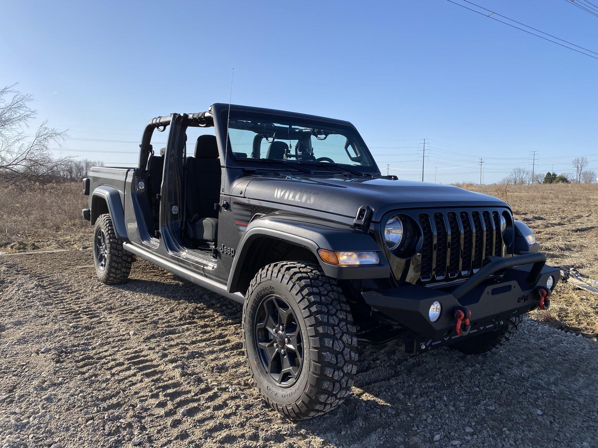 Jeep Gladiator GRANITE CRYSTAL JT Gladiator Club EE9CCBF3-C5F9-4538-A9C3-886773CA713F