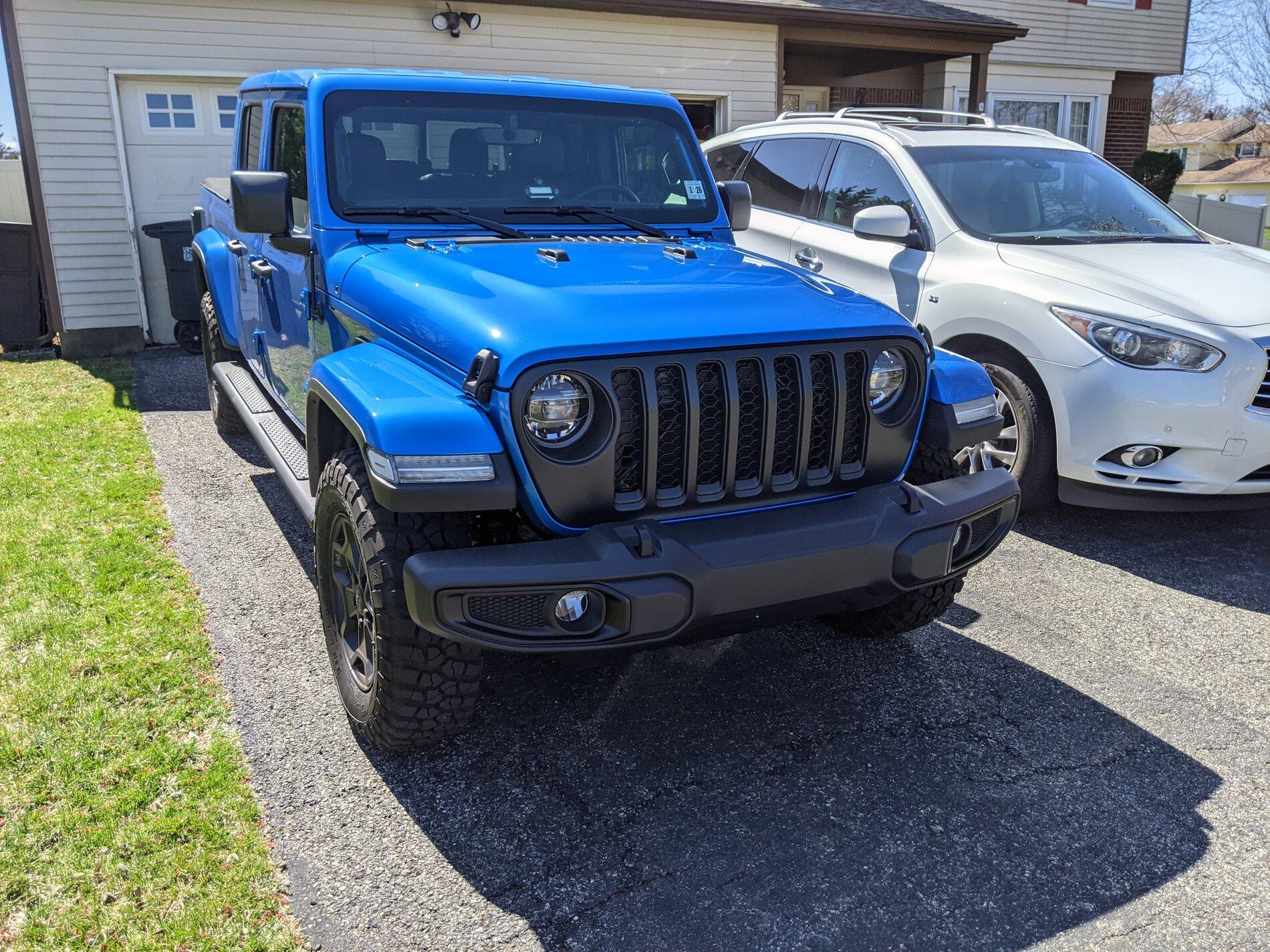 Jeep Gladiator Black Satin Grill PXL_20210329_175315394