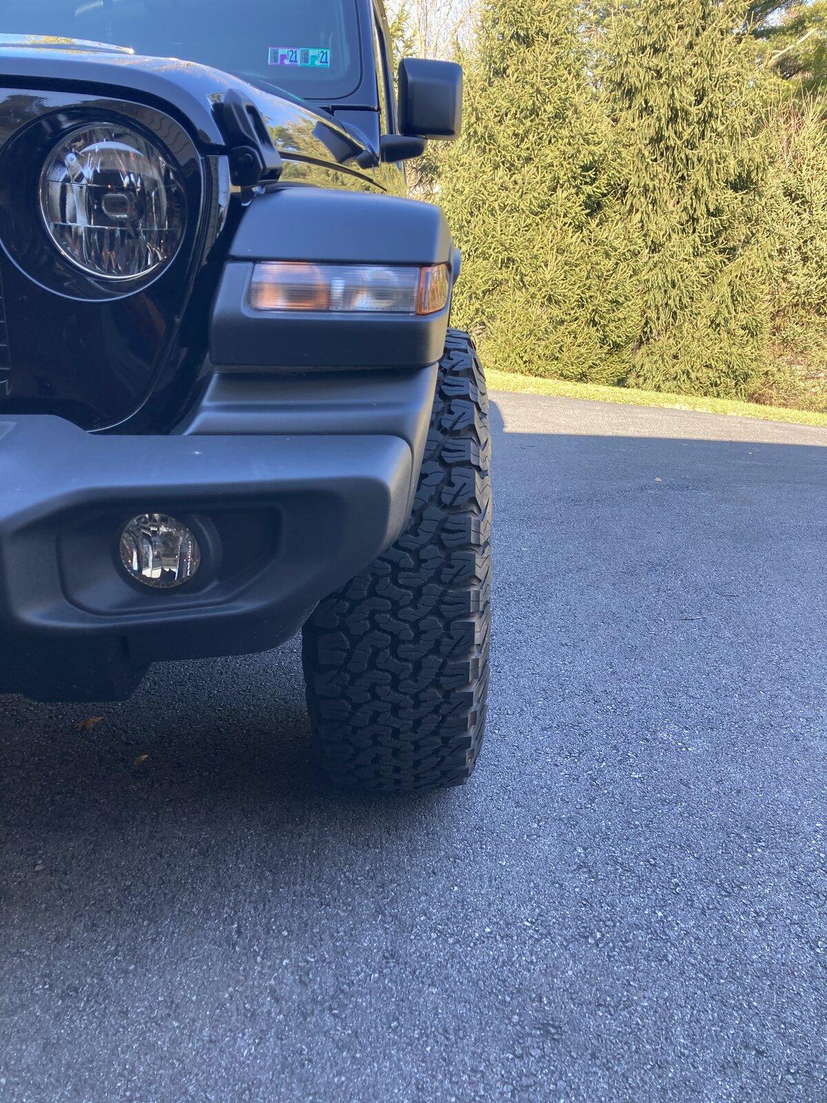 Jeep Gladiator New to the forum and looking for help with wheels and tires 65AB9700-2CB9-4DFF-8EFE-25C98B2D19D7