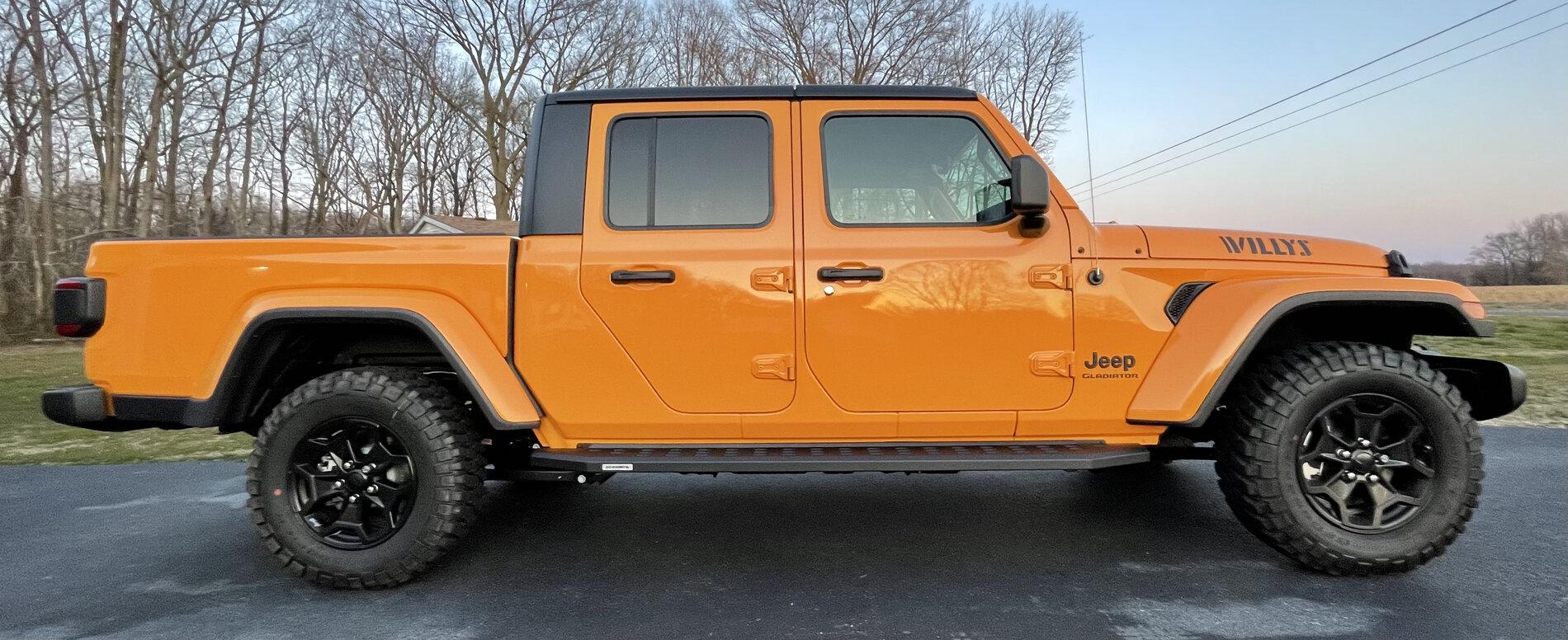 Jeep Gladiator WILLYS Edition Gladiator JT Club F6D961A3-7C53-4658-9F01-3563D26DBCB4