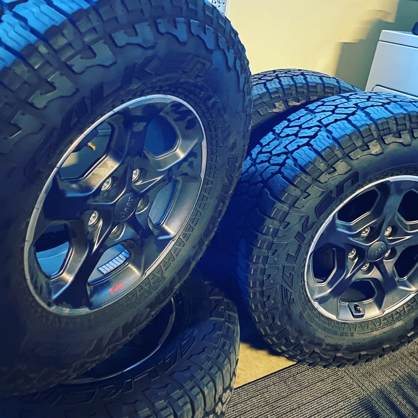 Jeep Gladiator Rubicon takeoffs. GREAT FOR GLADIATOR SPORT 6B8067CF-25A6-49AA-AD0E-938603D043D8