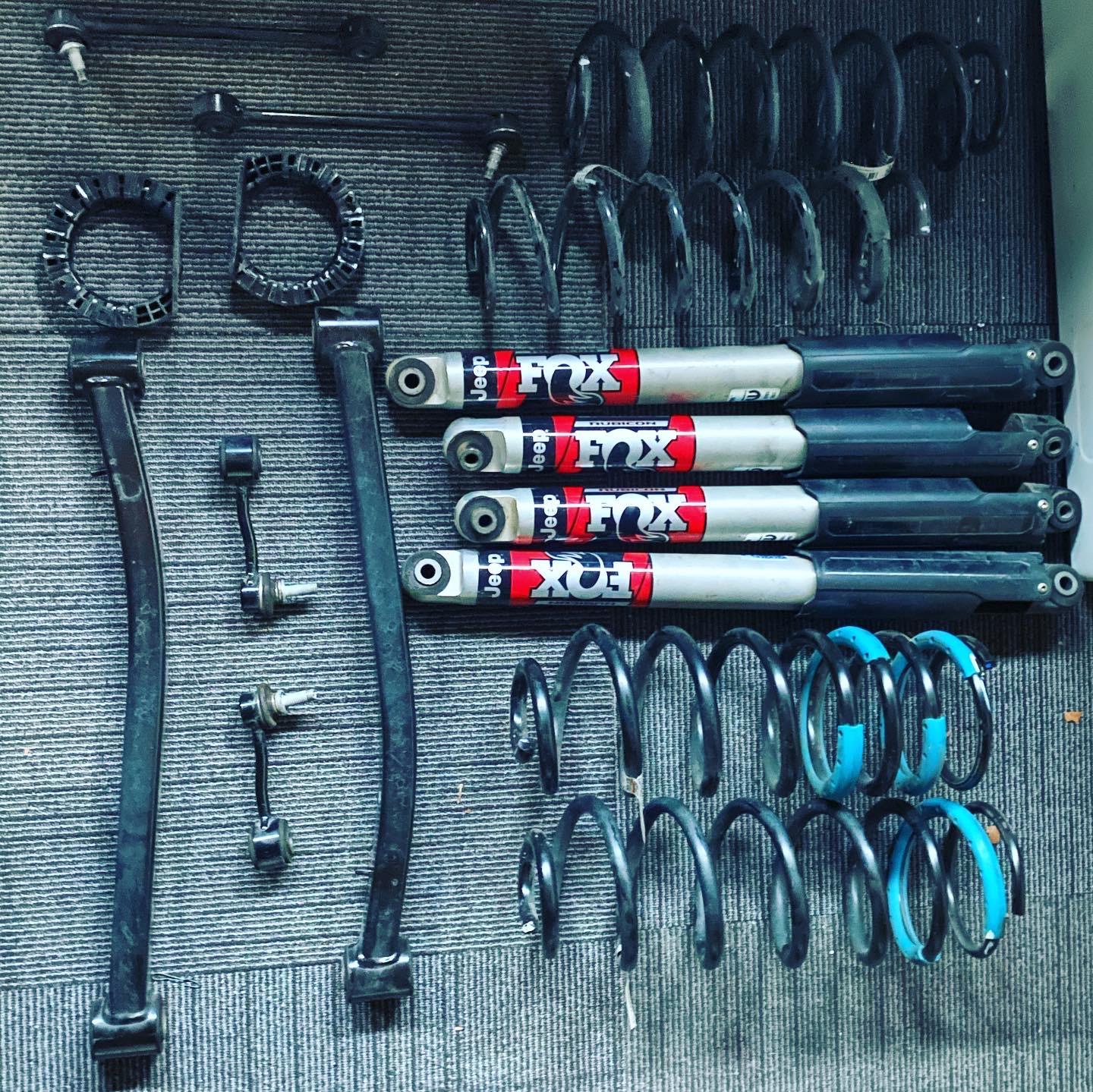 Jeep Gladiator Rubicon takeoffs. GREAT FOR GLADIATOR SPORT ACAB24F6-0E17-4E33-A7D5-4CB5E66C9C7B