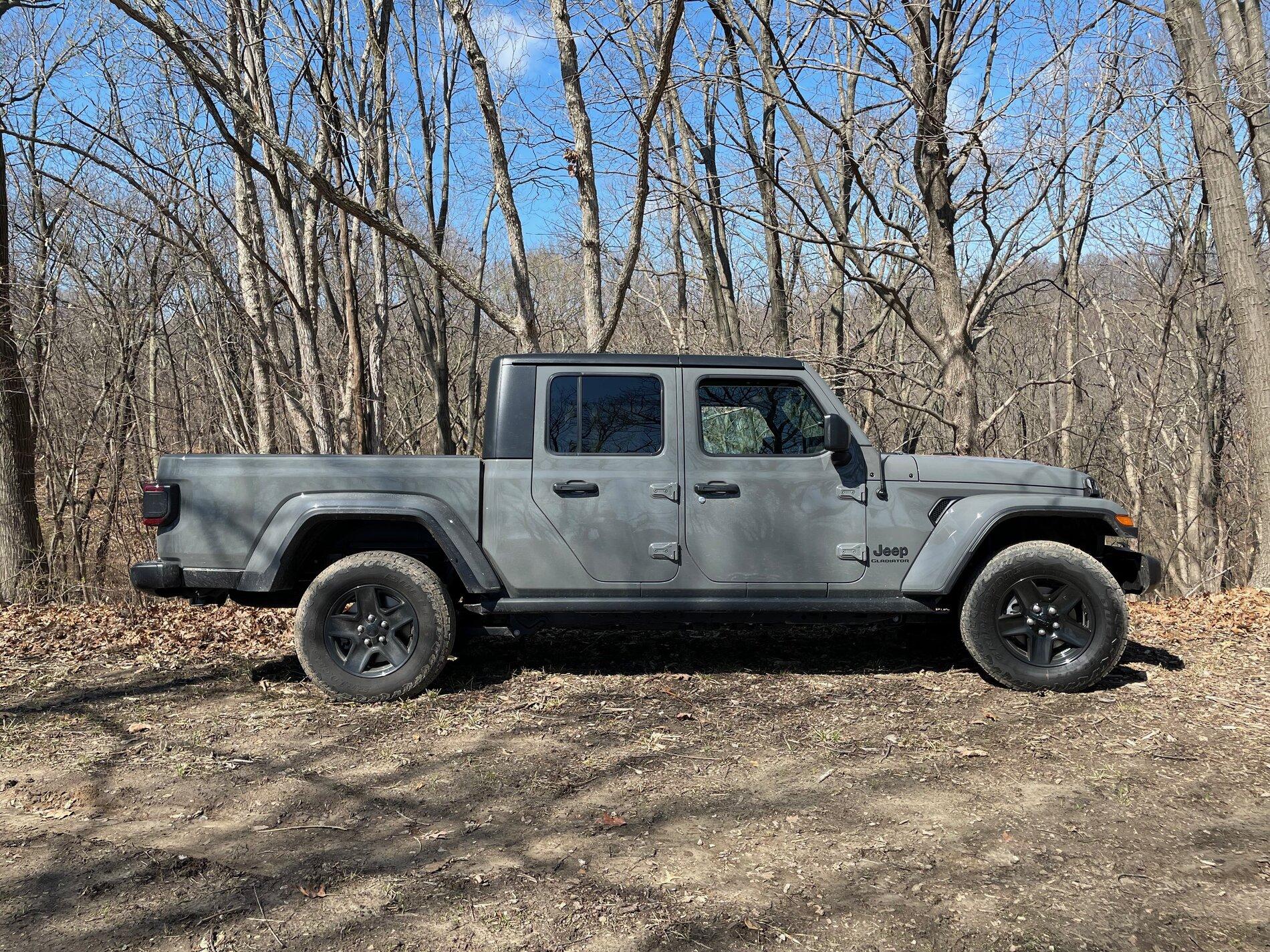 Jeep Gladiator Anybody Completely Enamored with the MAX TOW Stock? IMG_0590
