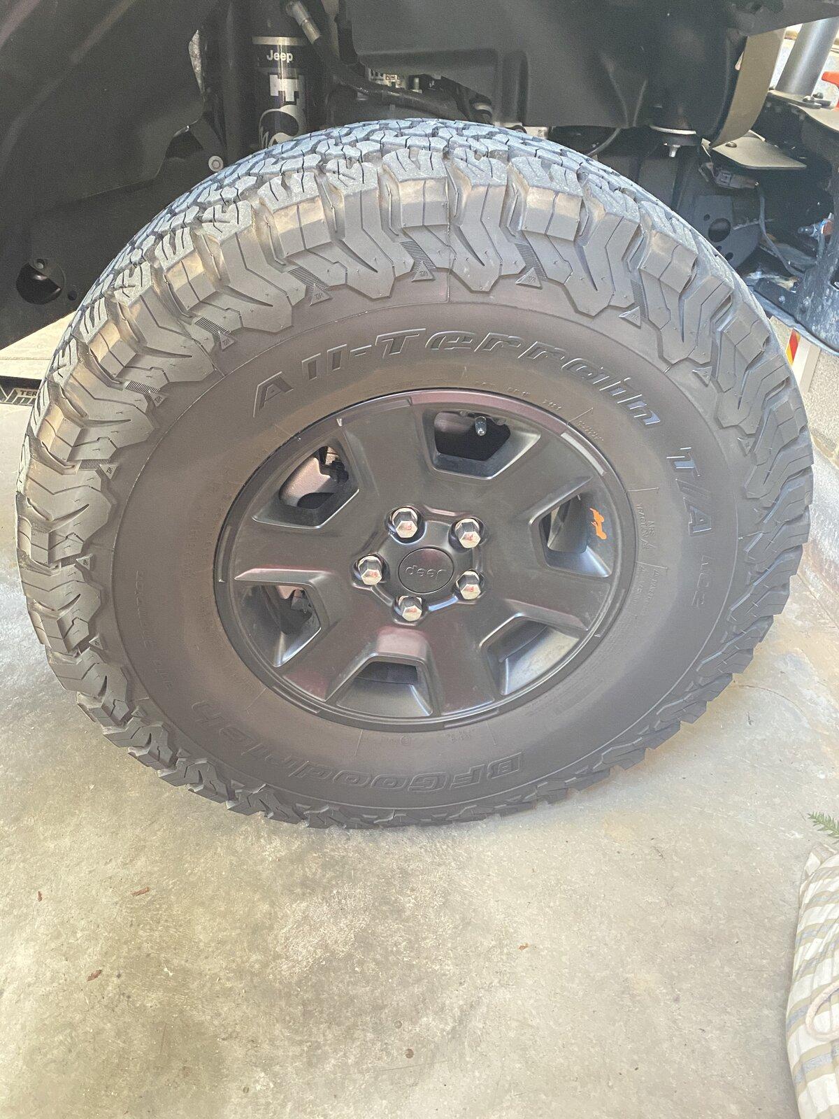 Jeep Gladiator 35" BFG KO2's on 2020 Mojave Wheels 500C0149-A6D0-4335-A09E-0D40F2BBE545