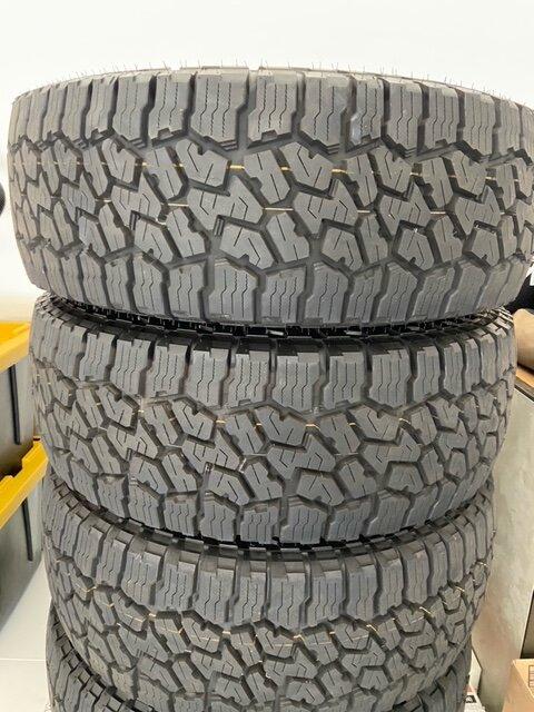 Jeep Gladiator Mojave Wheels and Tires m1