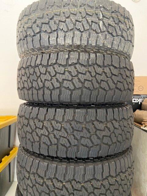 Jeep Gladiator Mojave Wheels and Tires m3