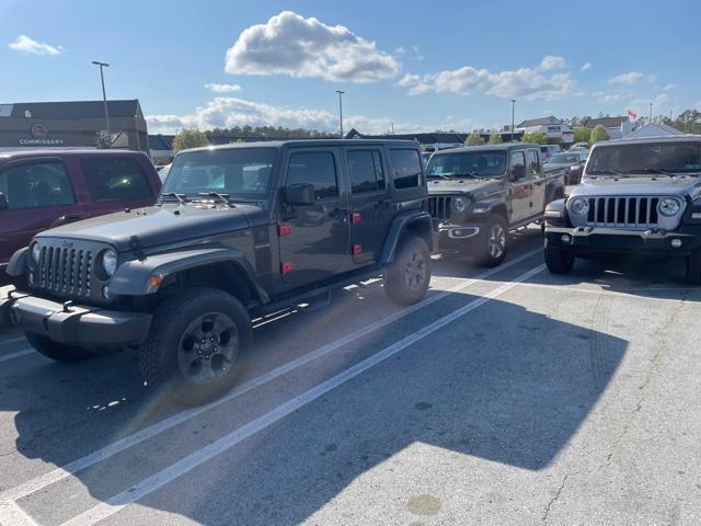 Jeep Gladiator Jeeps Parking Next To Jeeps Jeeps Parking Next to Jeeps in Camp Lejeune