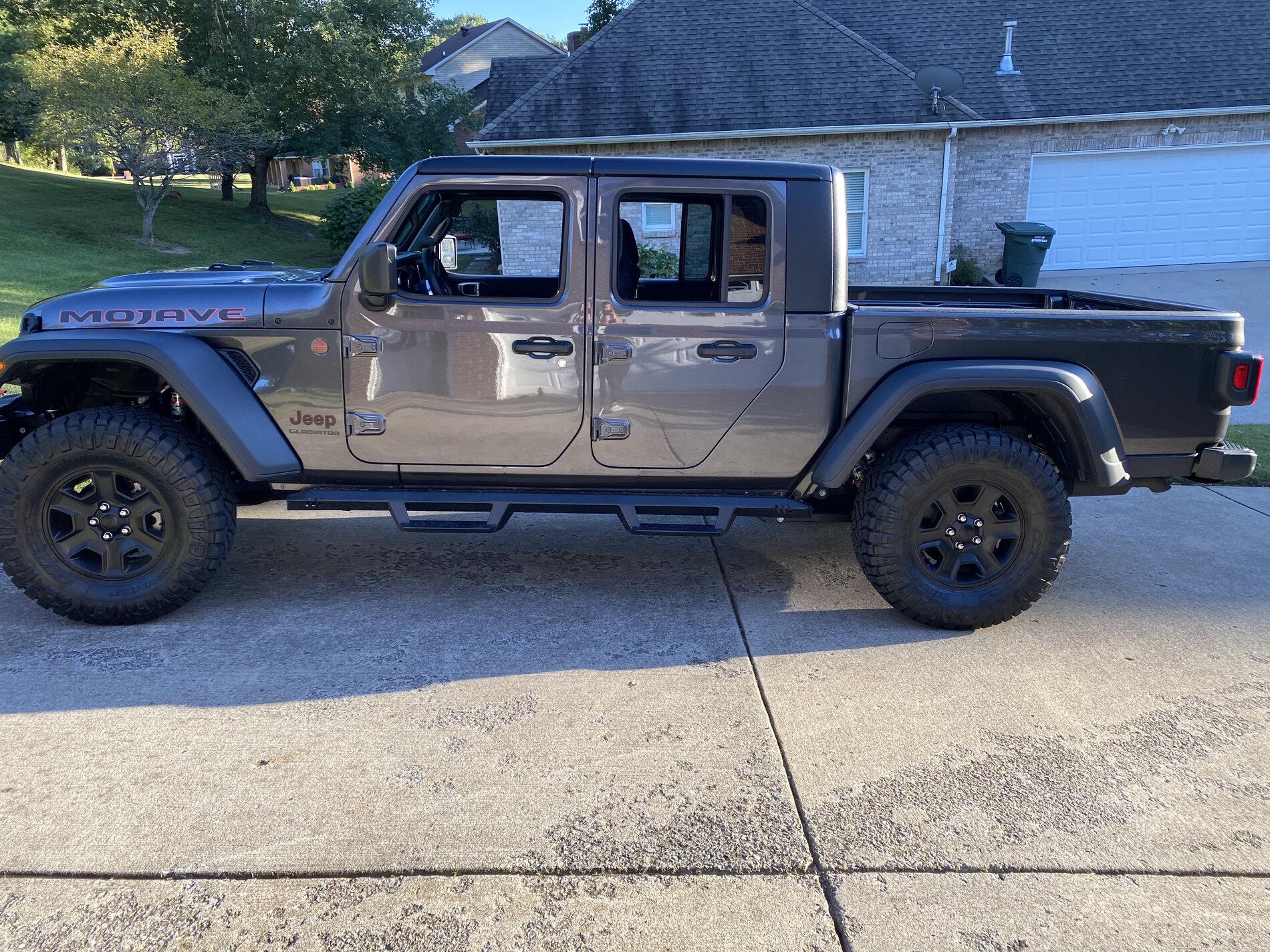 Jeep Gladiator Black paint matching hard top 1ED13E46-EADE-4817-B147-C7C68A1D1D78