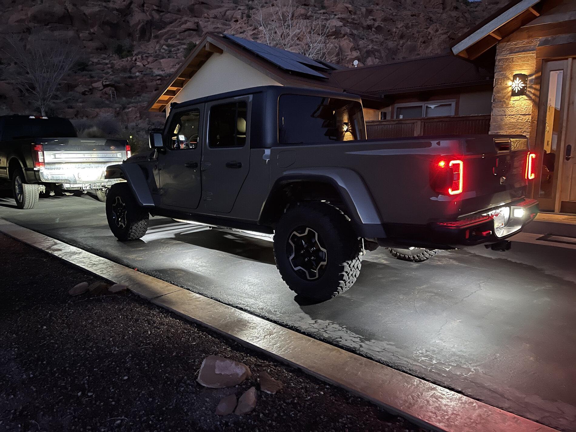 Jeep Gladiator Lux Lights for Rock Lights? IMG_4328