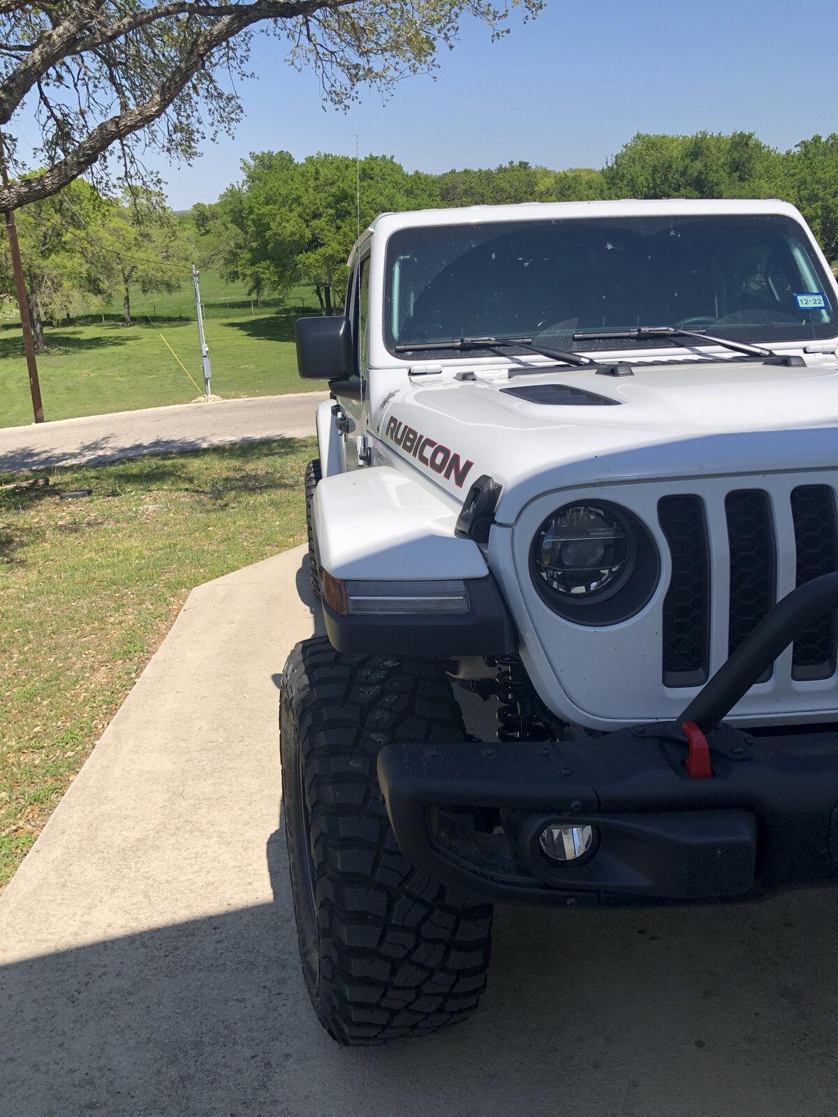 Jeep Gladiator Gladiators on Mopar 2" Lift Kit E9B0EED3-69E5-4D01-B27E-8A7A152438AD