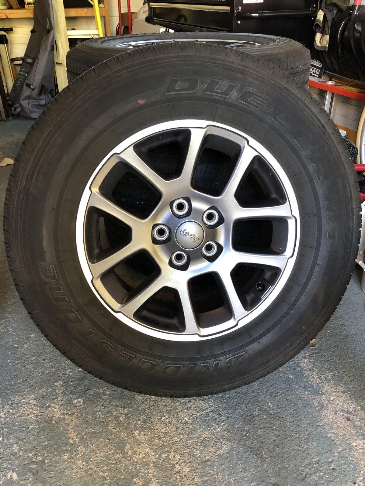 Jeep Gladiator Overland wheels & tires w/ TPMS (set of 4) IMG-2228