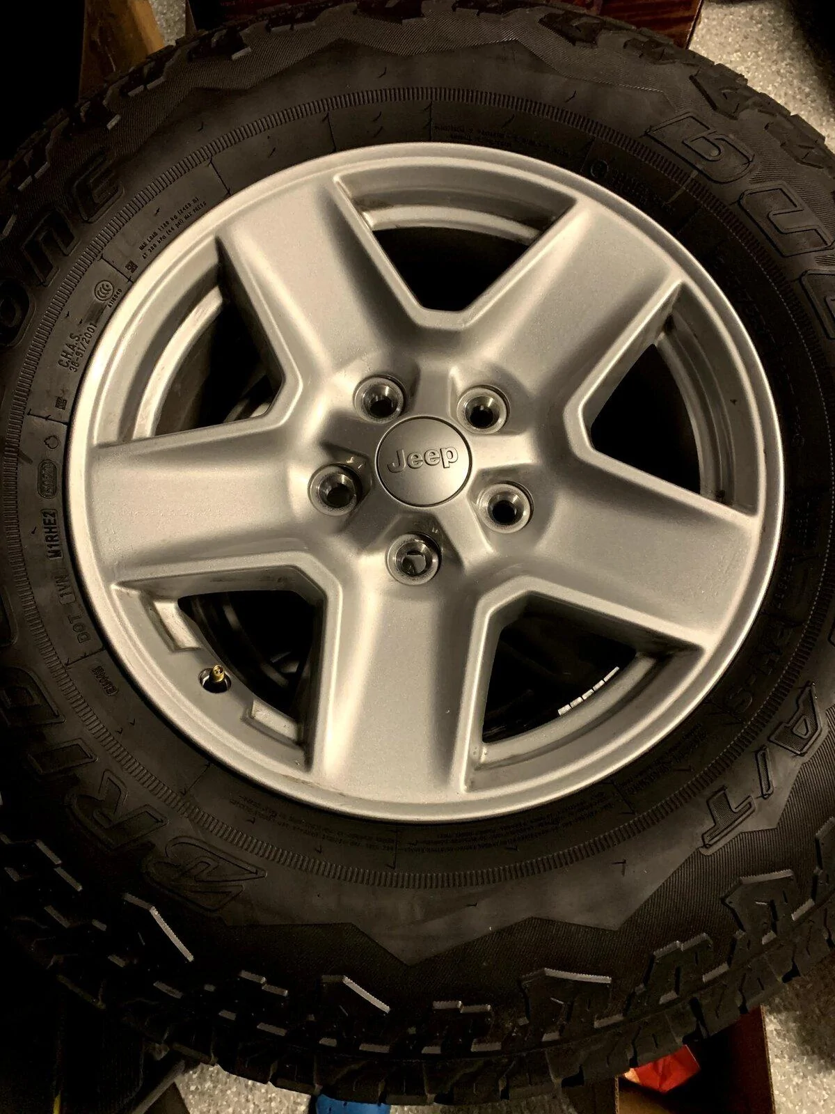 Jeep Gladiator Sport S Tires and Wheels - Just 650 Miles IMG_7212