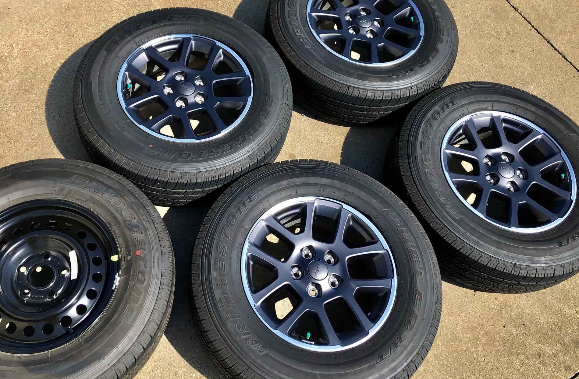Jeep Gladiator Gladiator Overland Takeoffs - 18" Rims w/ 255/70R18s w/ TPMS and Spare IMG_6243