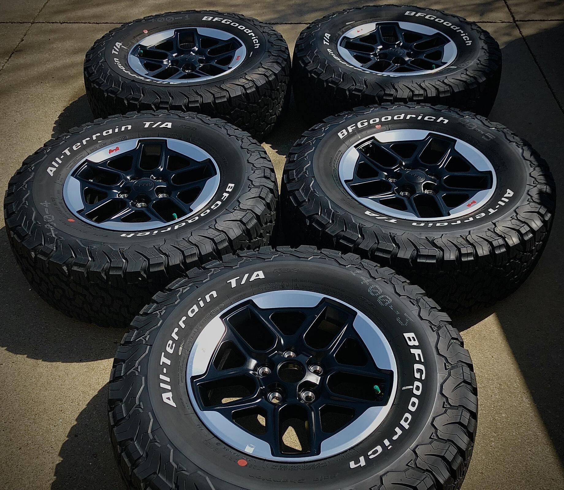 Jeep Gladiator Wrangler Rubicon Takeoffs - Five 17" Rims w/ BFG KO2 285/70R17 w/ TPMS IMG_6253