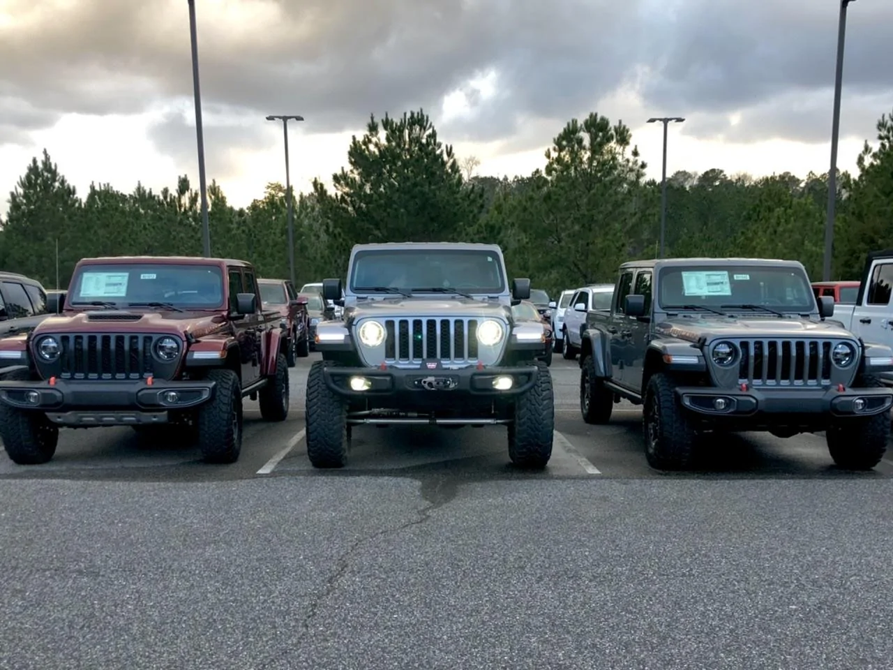 Jeep Gladiator How to get best of both Rubicon and Mojave worlds? 10B33E0C-F373-49CD-AE51-0F3730DD7209