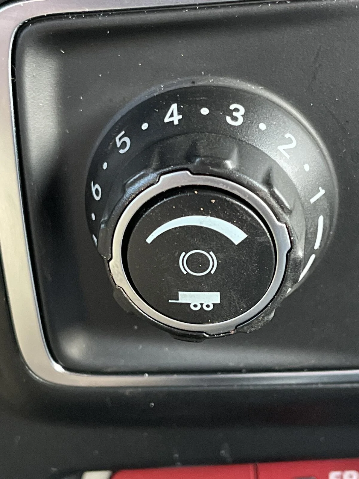 Jeep Gladiator 2021 Gladiator trailer brake controller 63883434191__EF4D41E3-029C-4BB4-8164-D76CA0F9346C