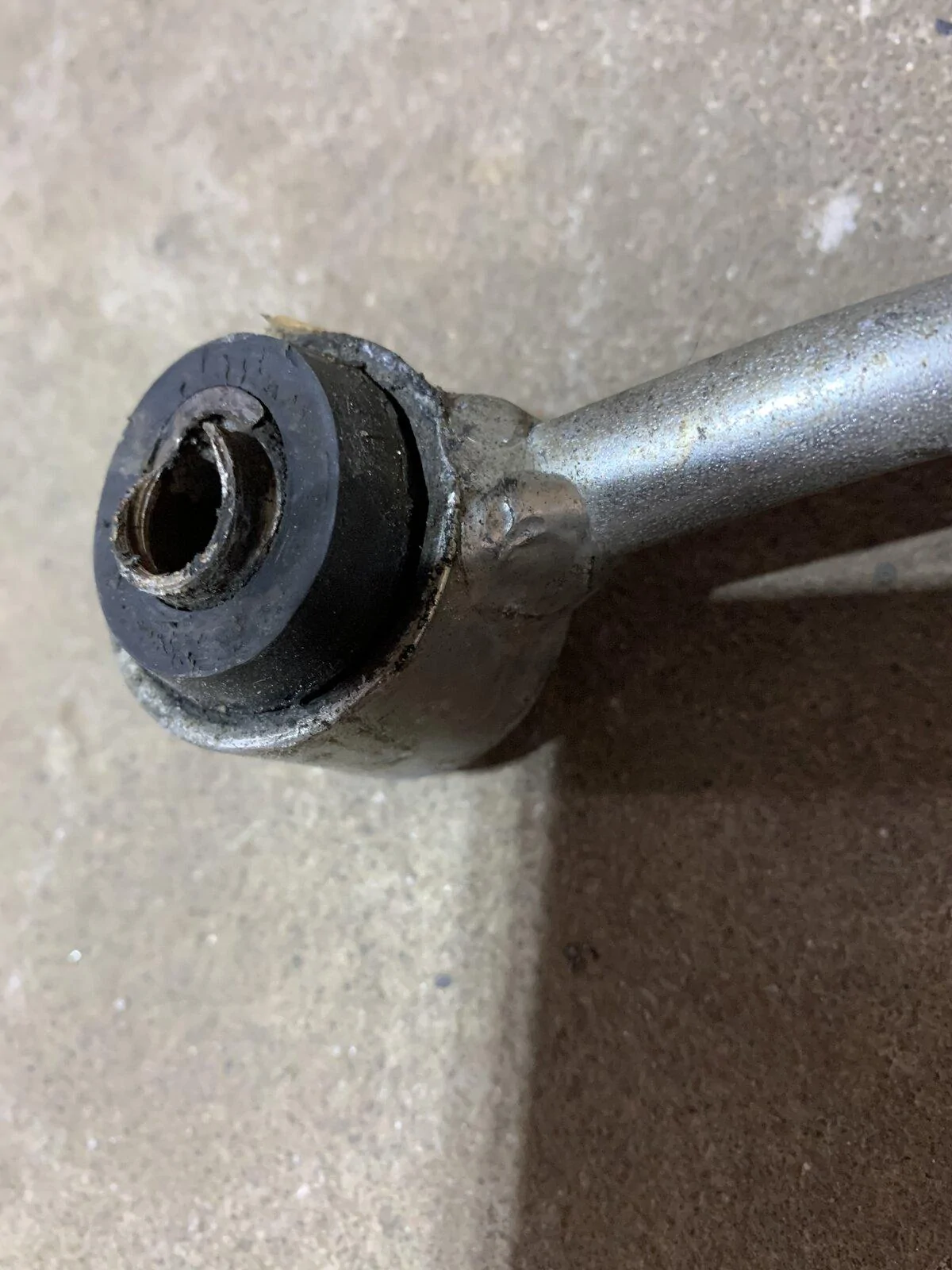 Jeep Gladiator Removed my Daystar spacer lift and noticed damage to the sway bar links 1617397569802