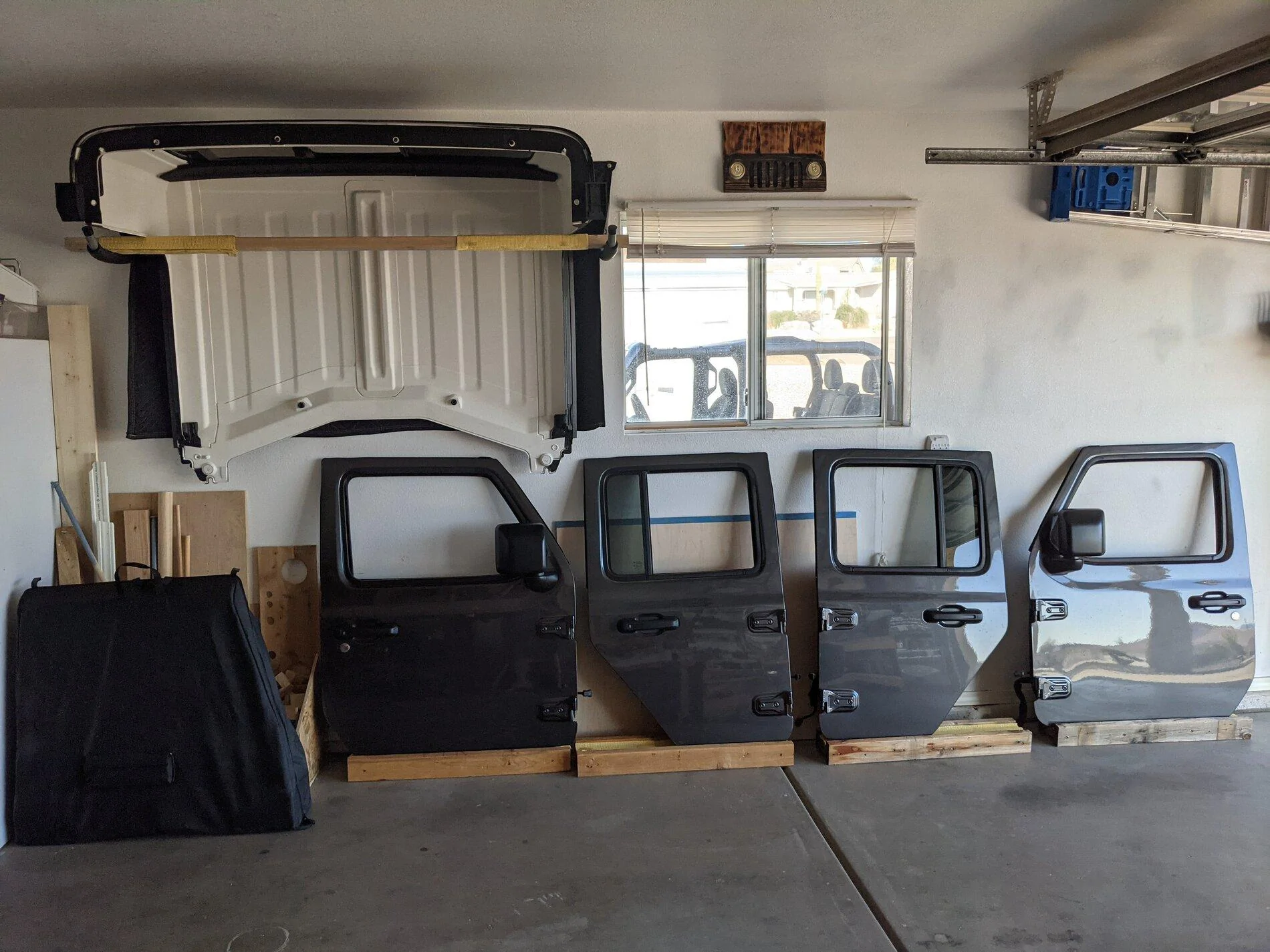 Jeep Gladiator Hardtop storage 002