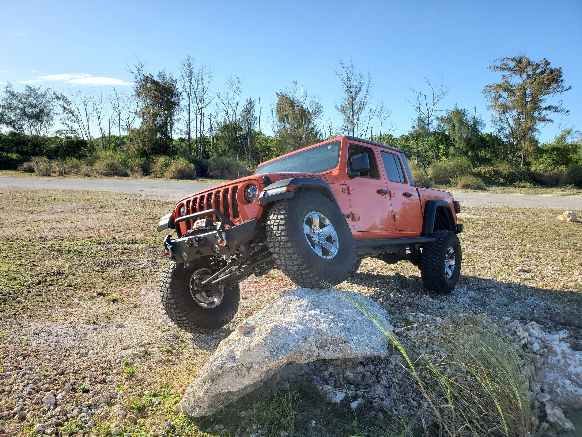Jeep Gladiator How to Fit 39x13.50R17 on a Mopar Lift Kit (Sport or Rubicon) 20210403_165806