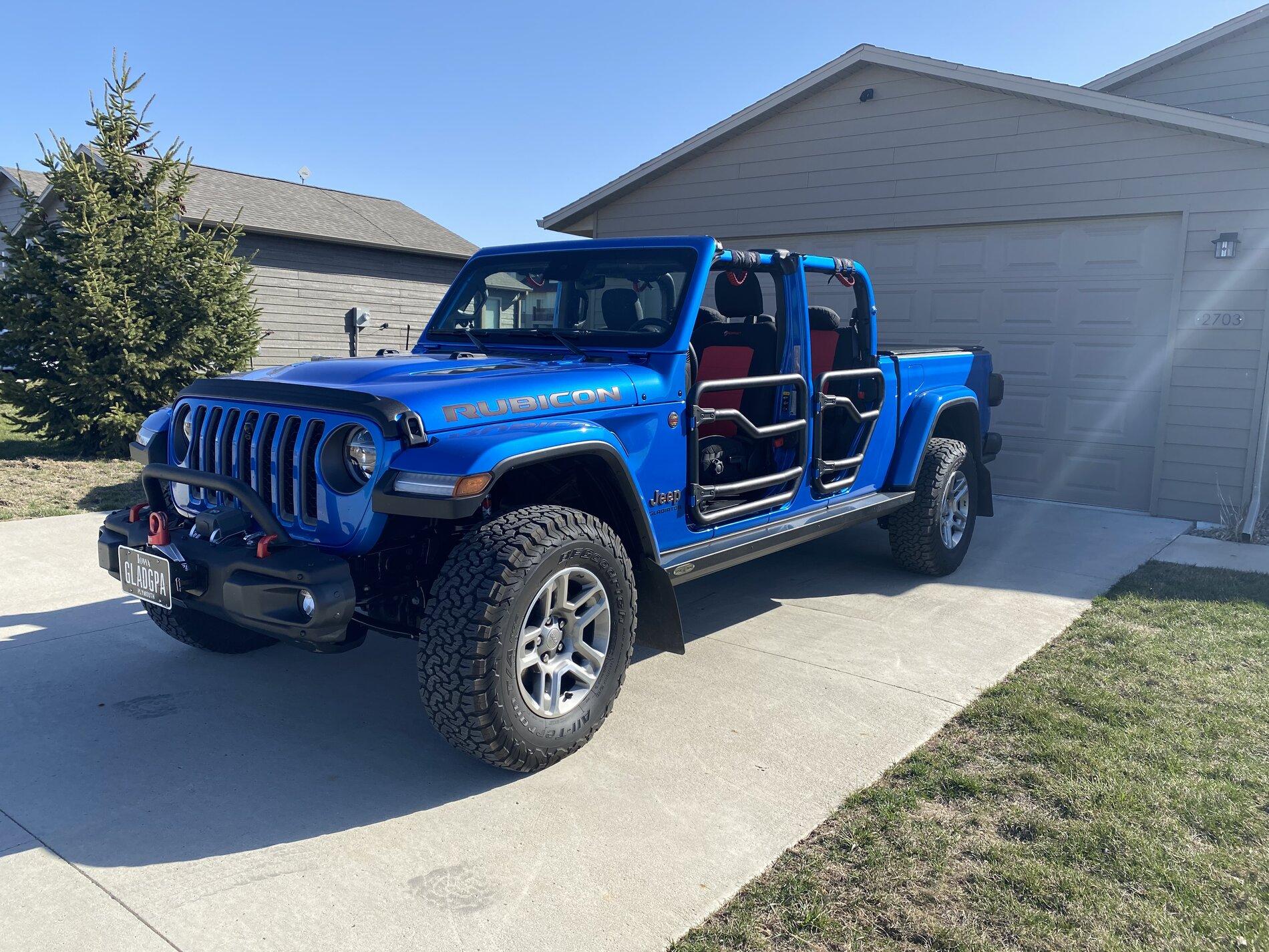 Jeep Gladiator Iowa Hydro-Blue Rubicon 96CE48E8-0561-4347-90D2-37FE14BDD9AD