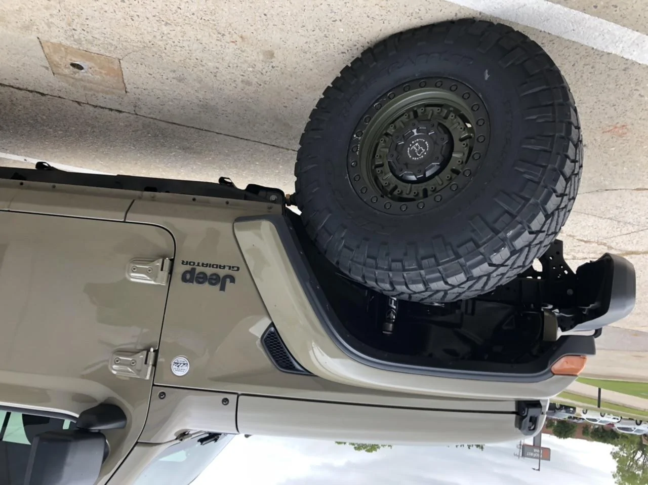 Jeep Gladiator GEOLANDAR X-AT or NITTO RIDGE GRAPPLER 5D0449CE-B33B-4B16-85F1-F6842C97E60C